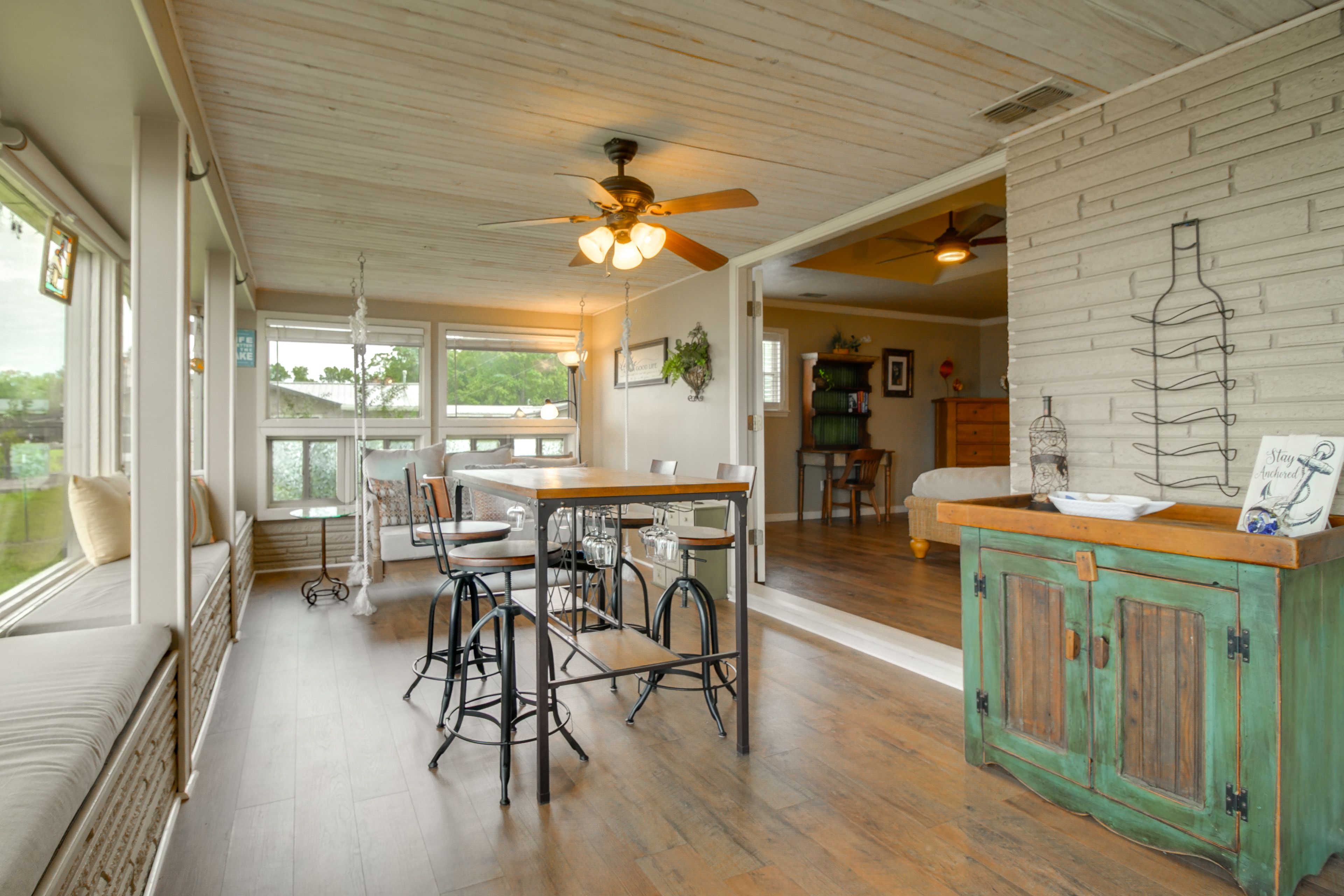 Lake House | Sunroom | Swing w/ Twin Mattress