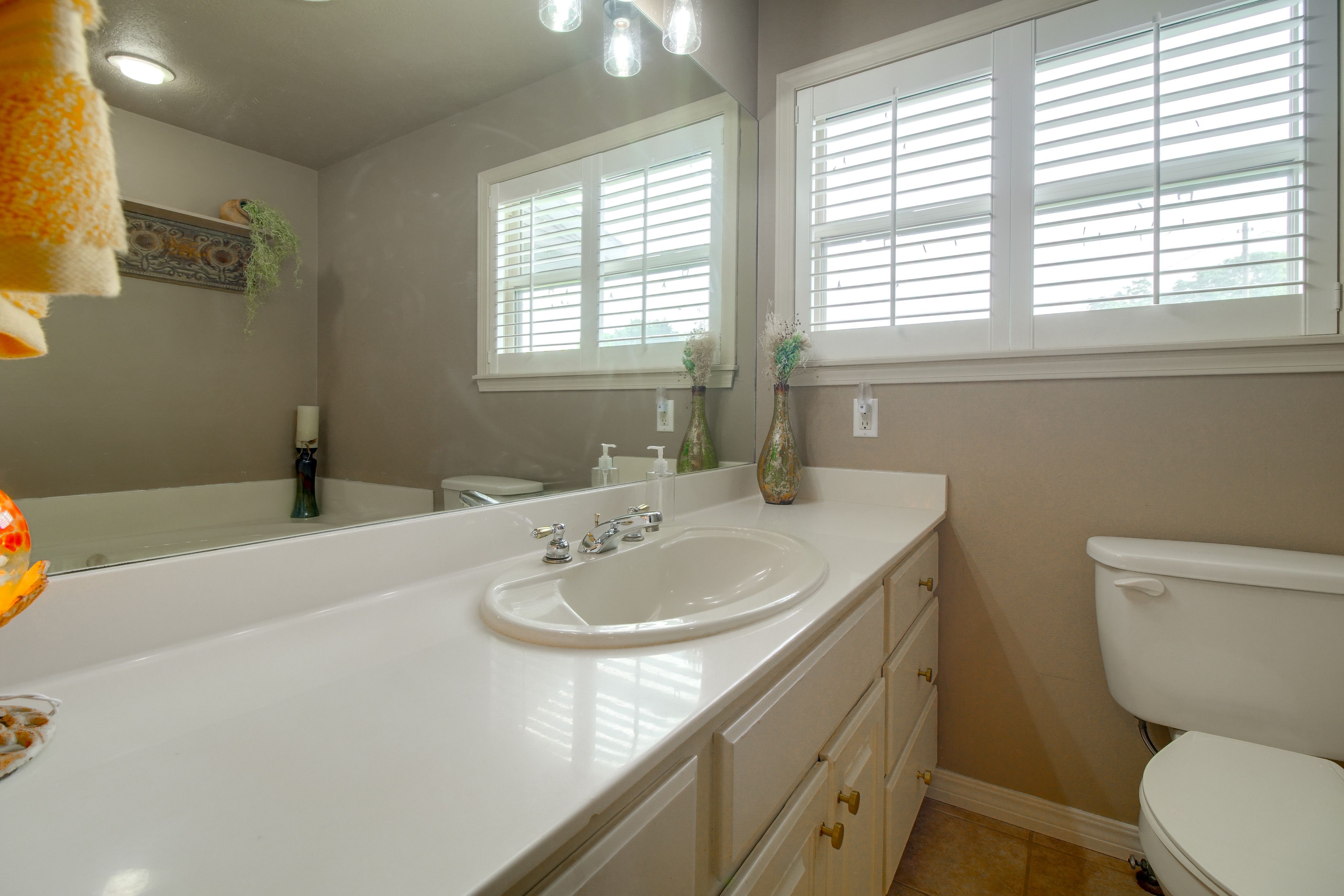 Lake House | Bathroom