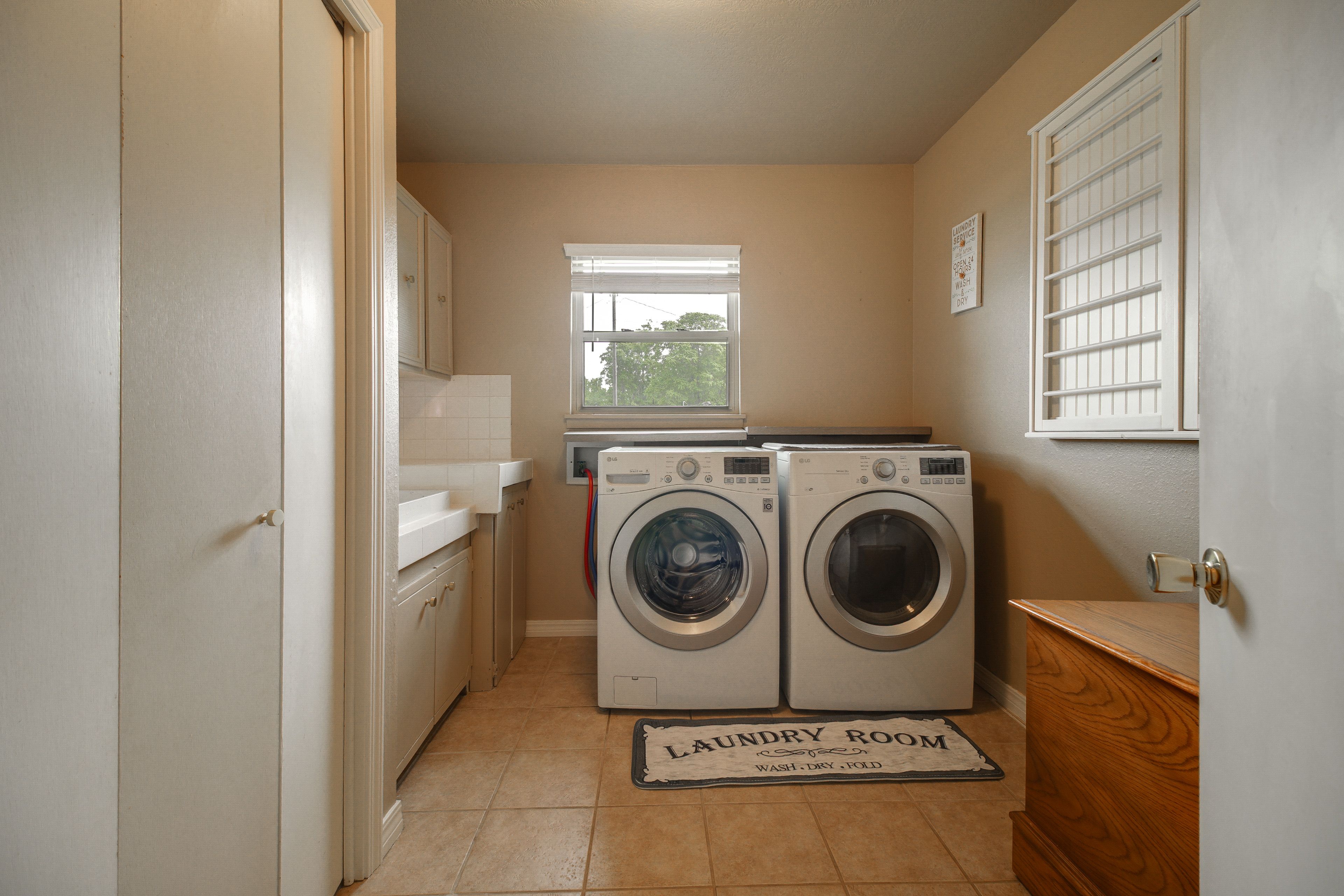Lake House | Laundry Room