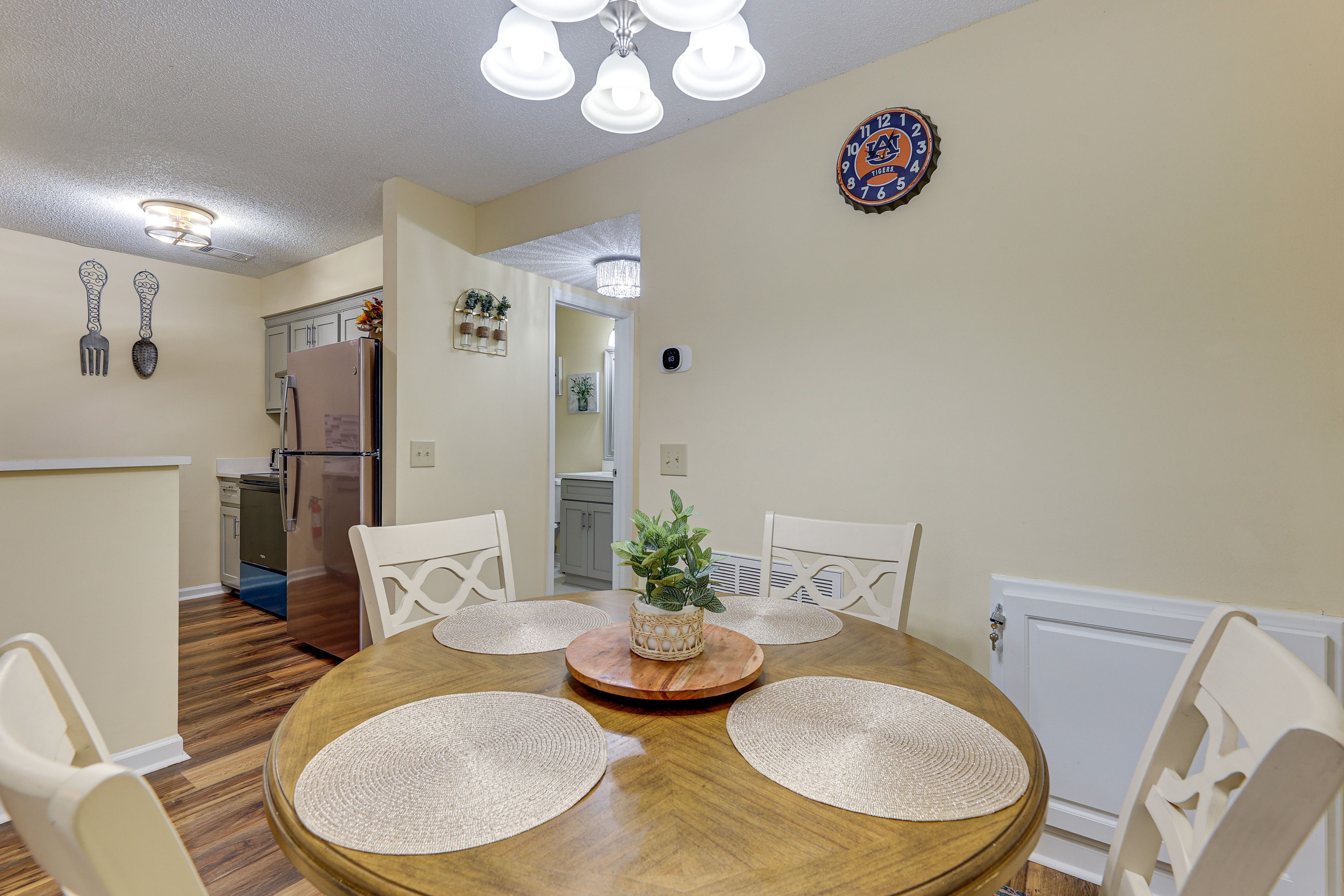 Dining Area | Dishware/Flatware | 1st Floor