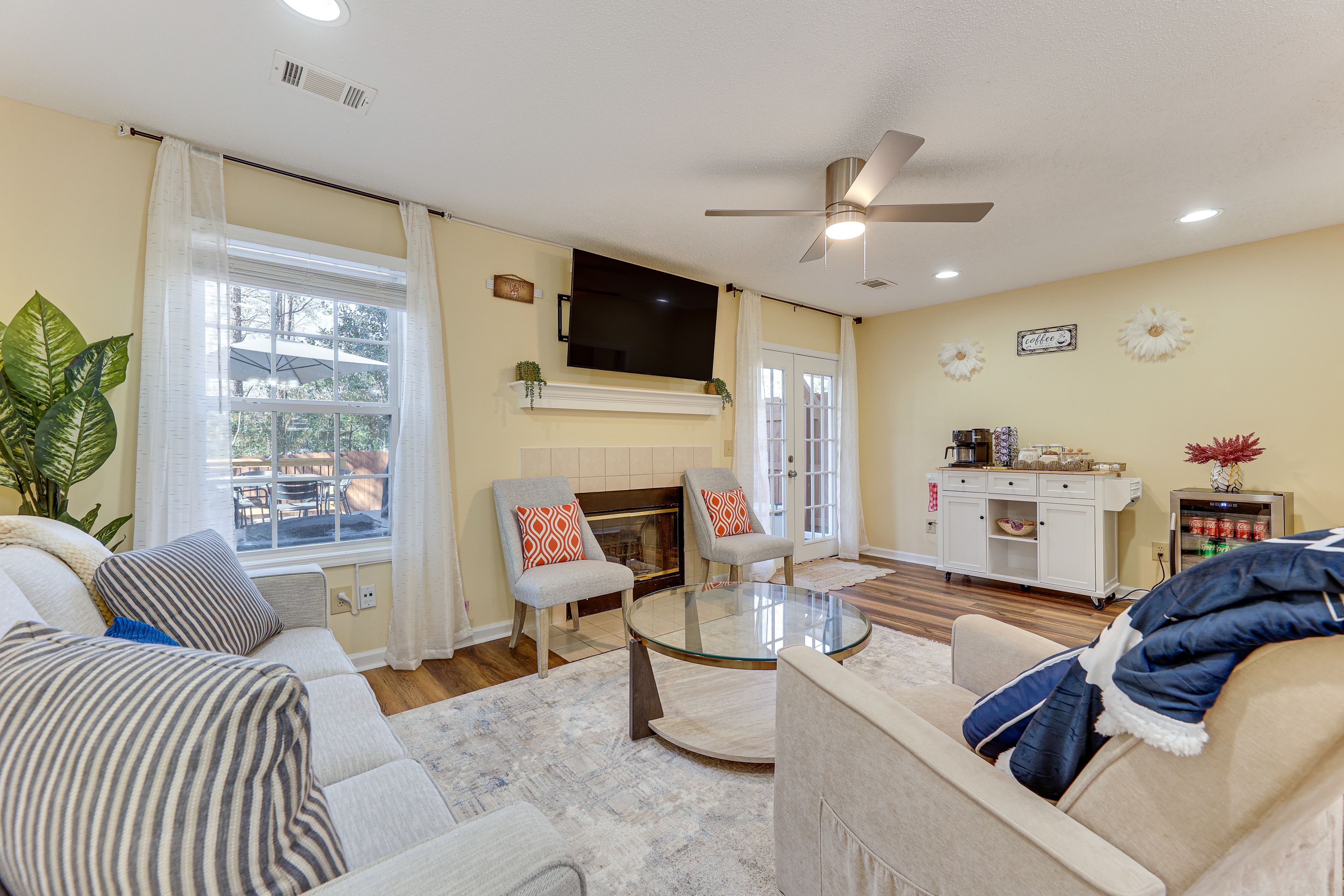 Living Room | Free WiFi | Central Heating & Air Conditioning | 1st Floor