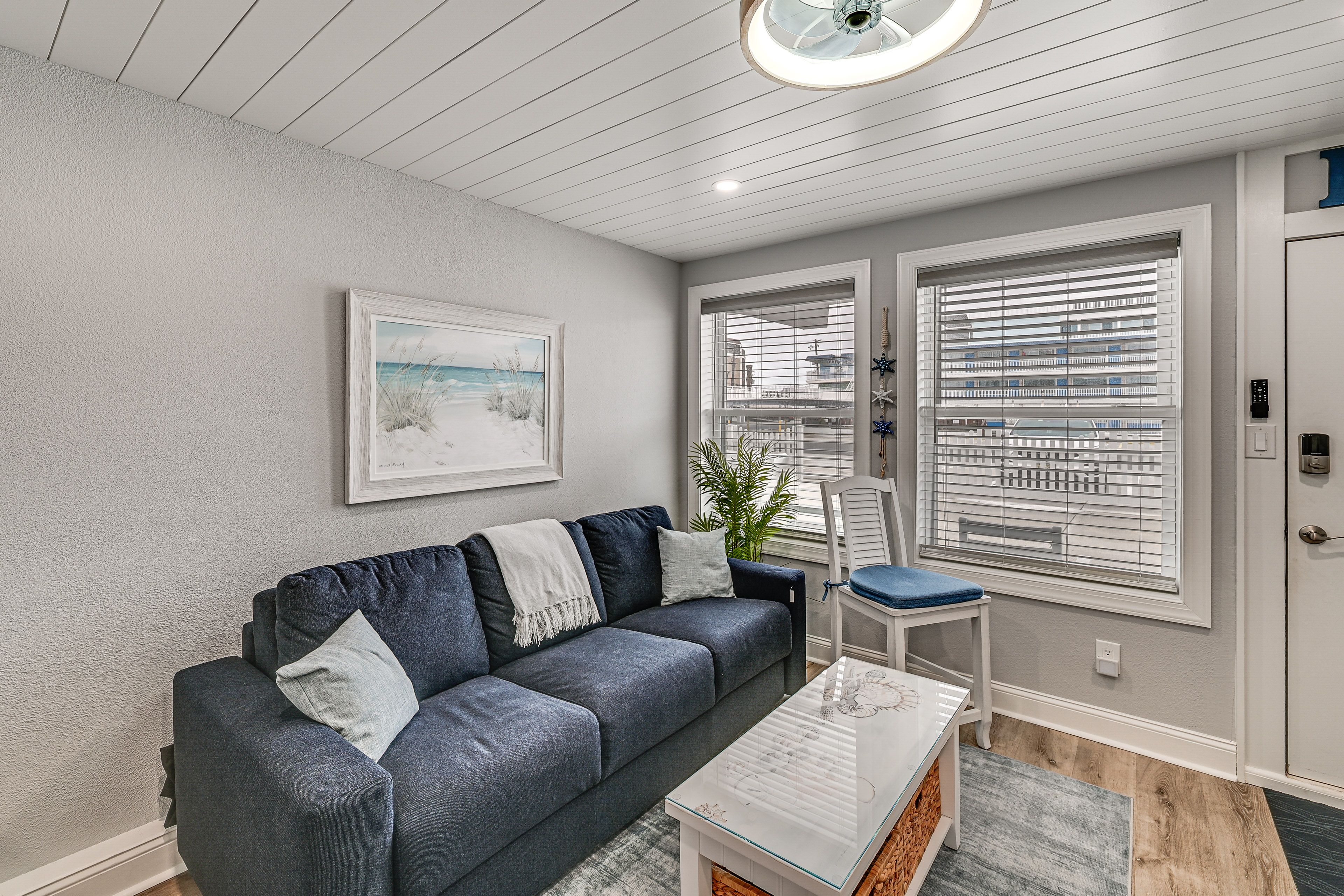 Living Area | Queen Sleeper Sofa | Single-Story Unit