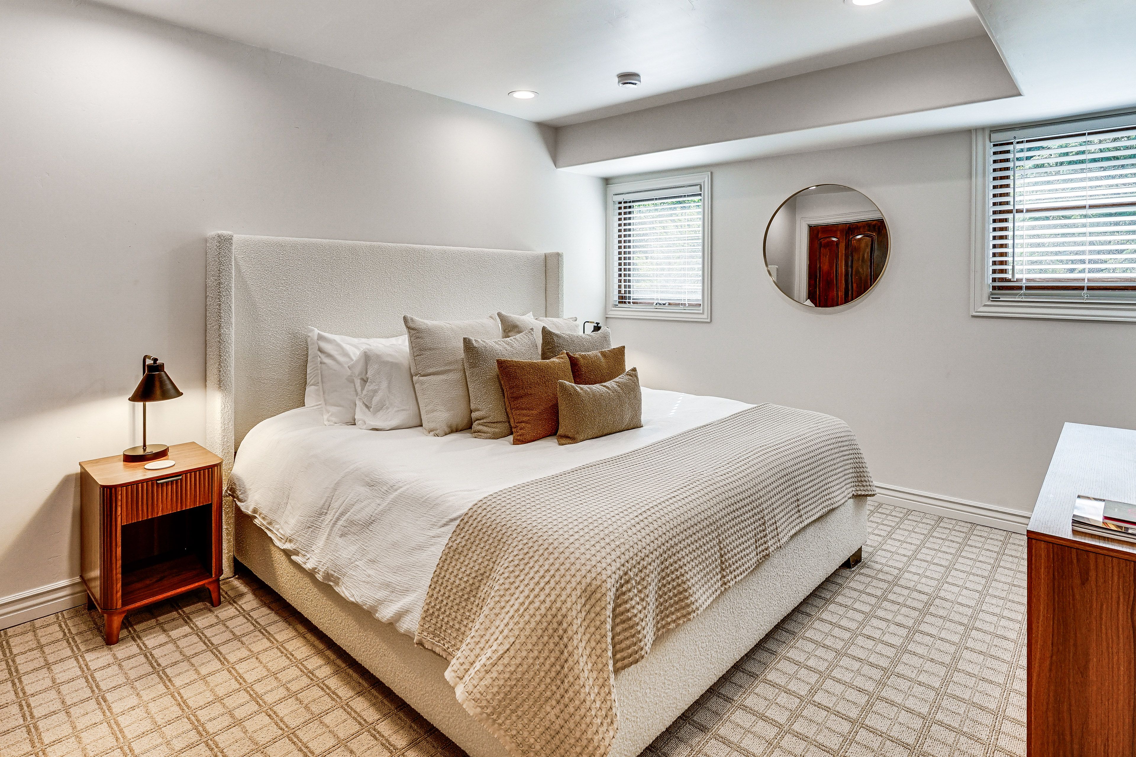 Bedroom 1 | King Bed | 1st Floor