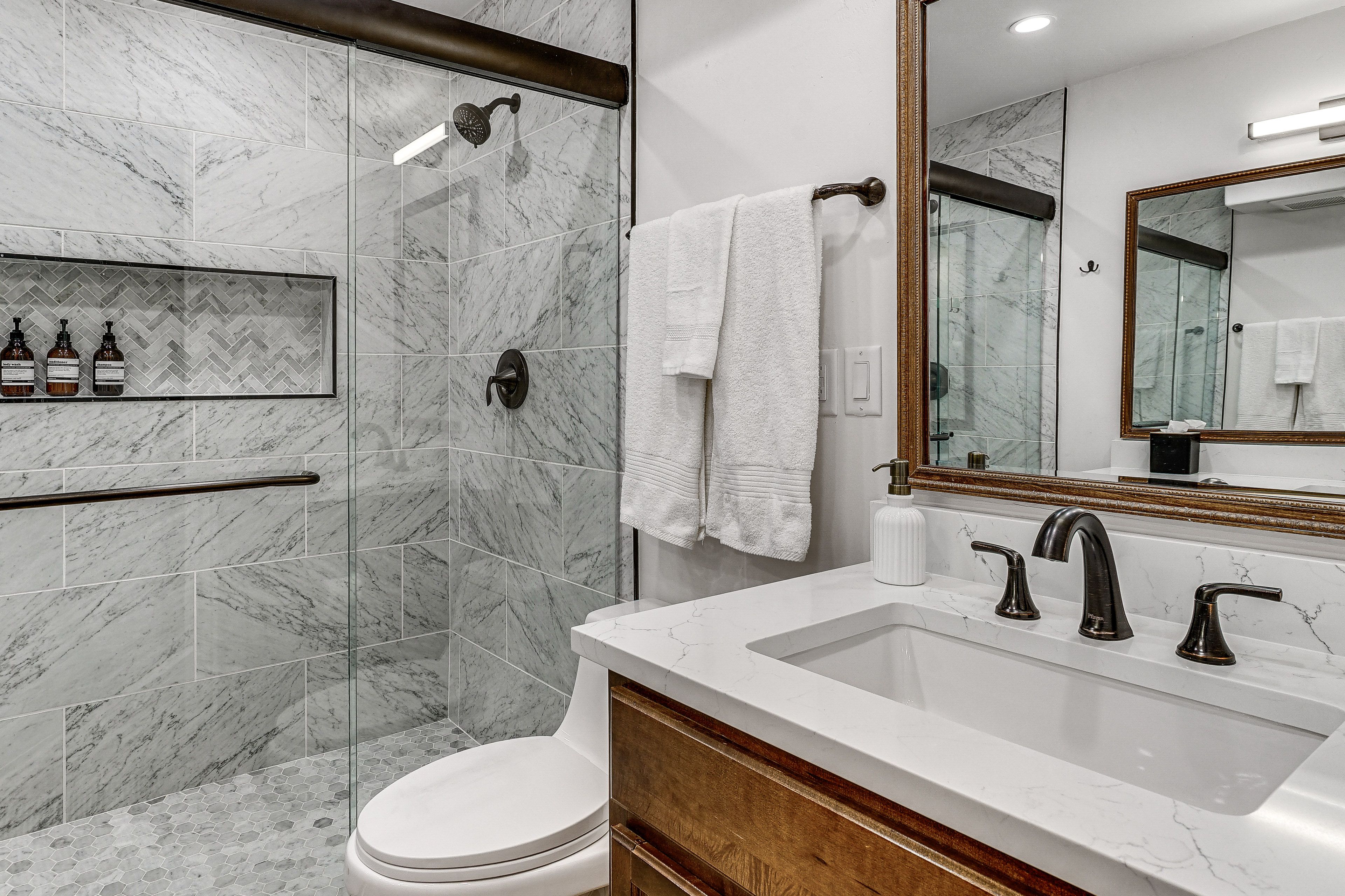 Bathroom | 3rd Floor