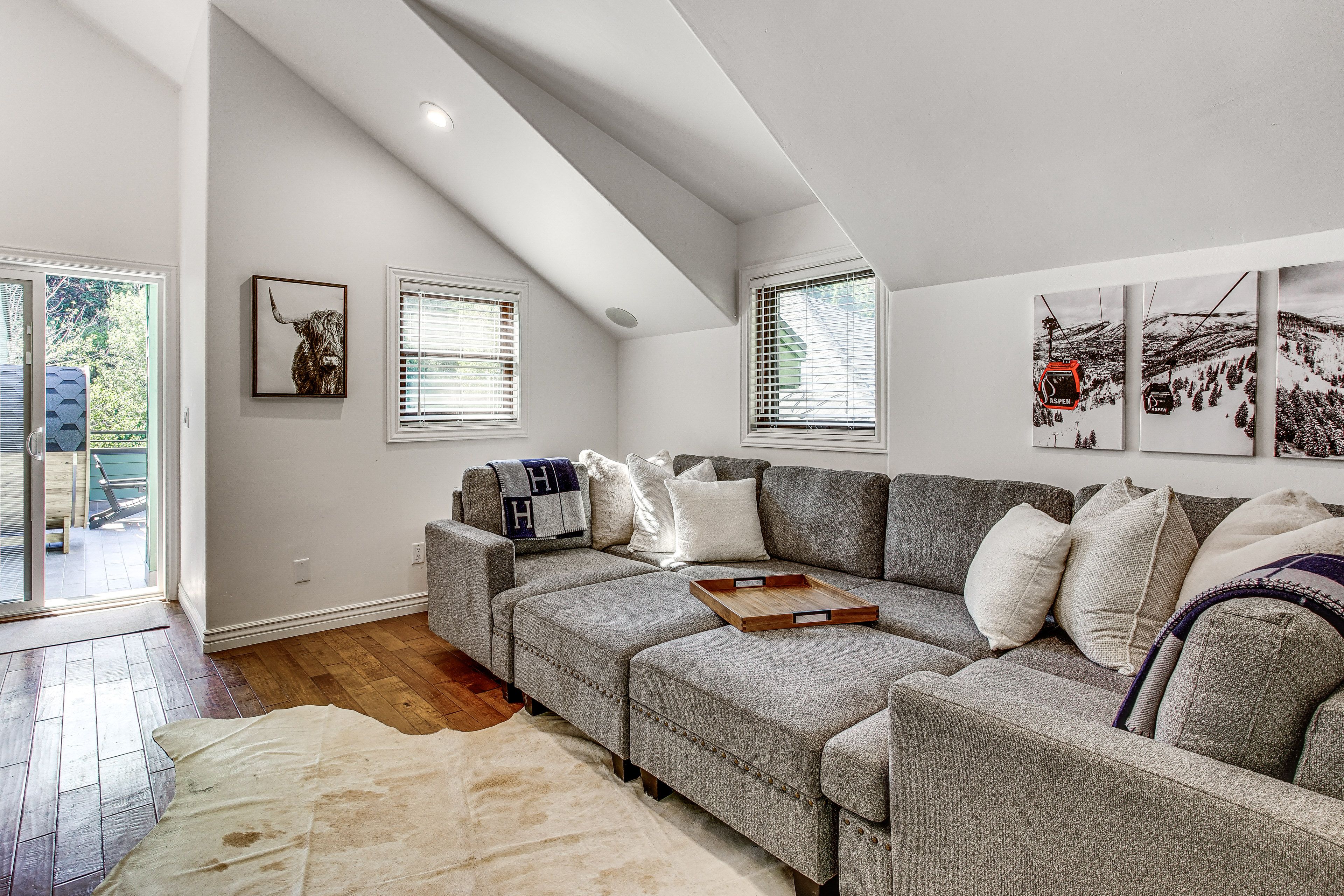 Living Room | 4th Floor