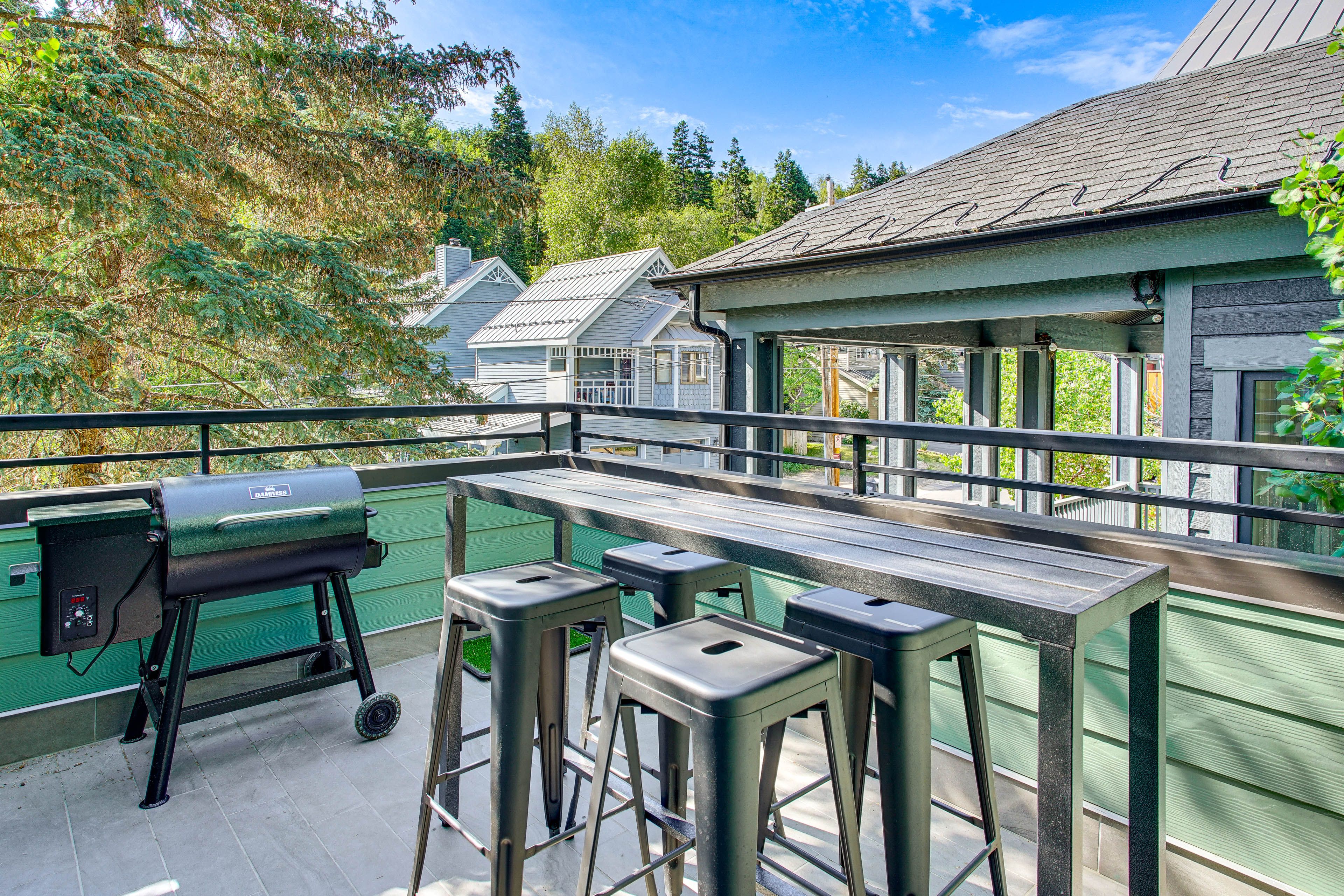 Deck | 2nd Floor