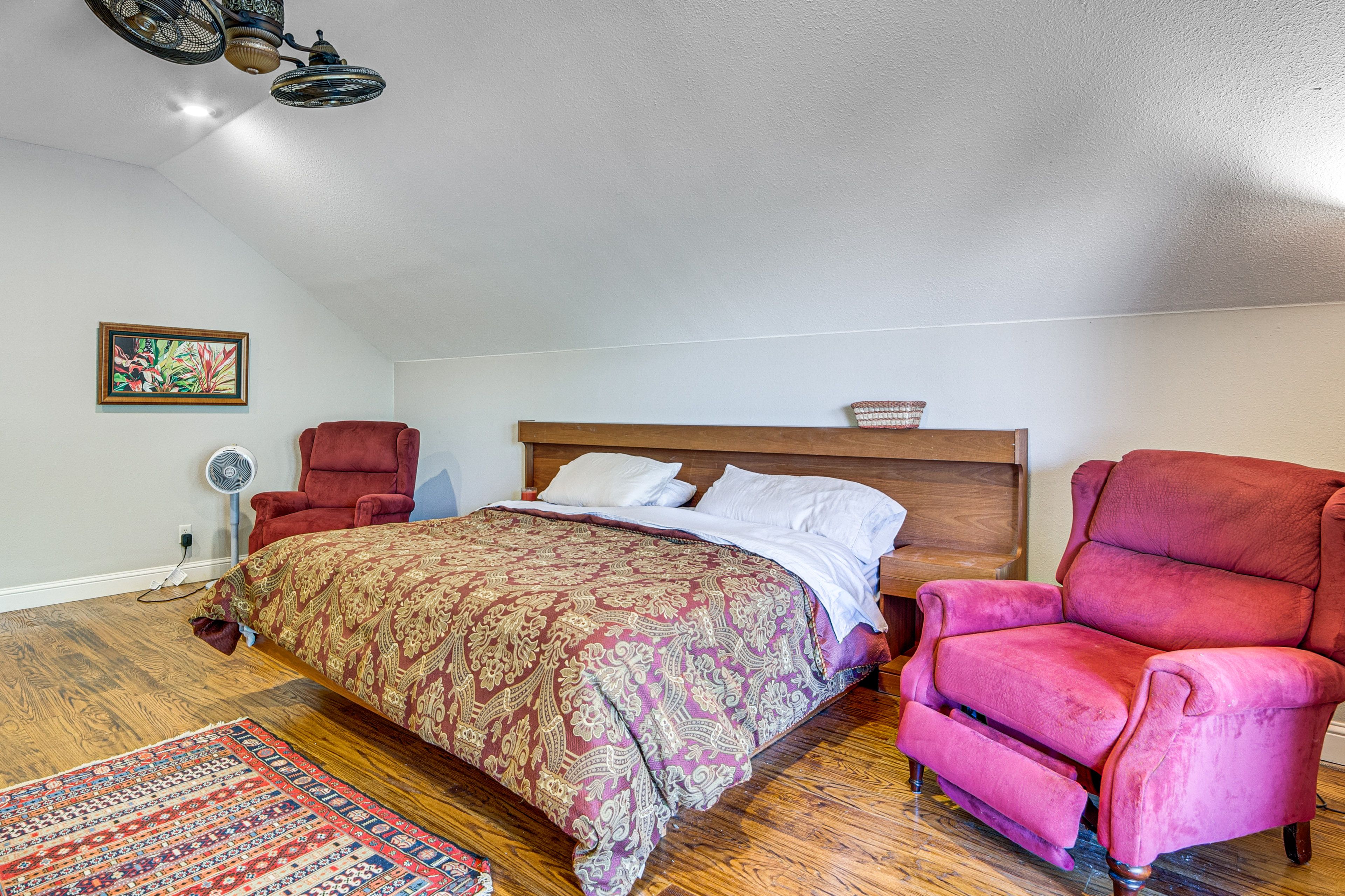 Bedroom 1 | King Bed | 2nd Floor