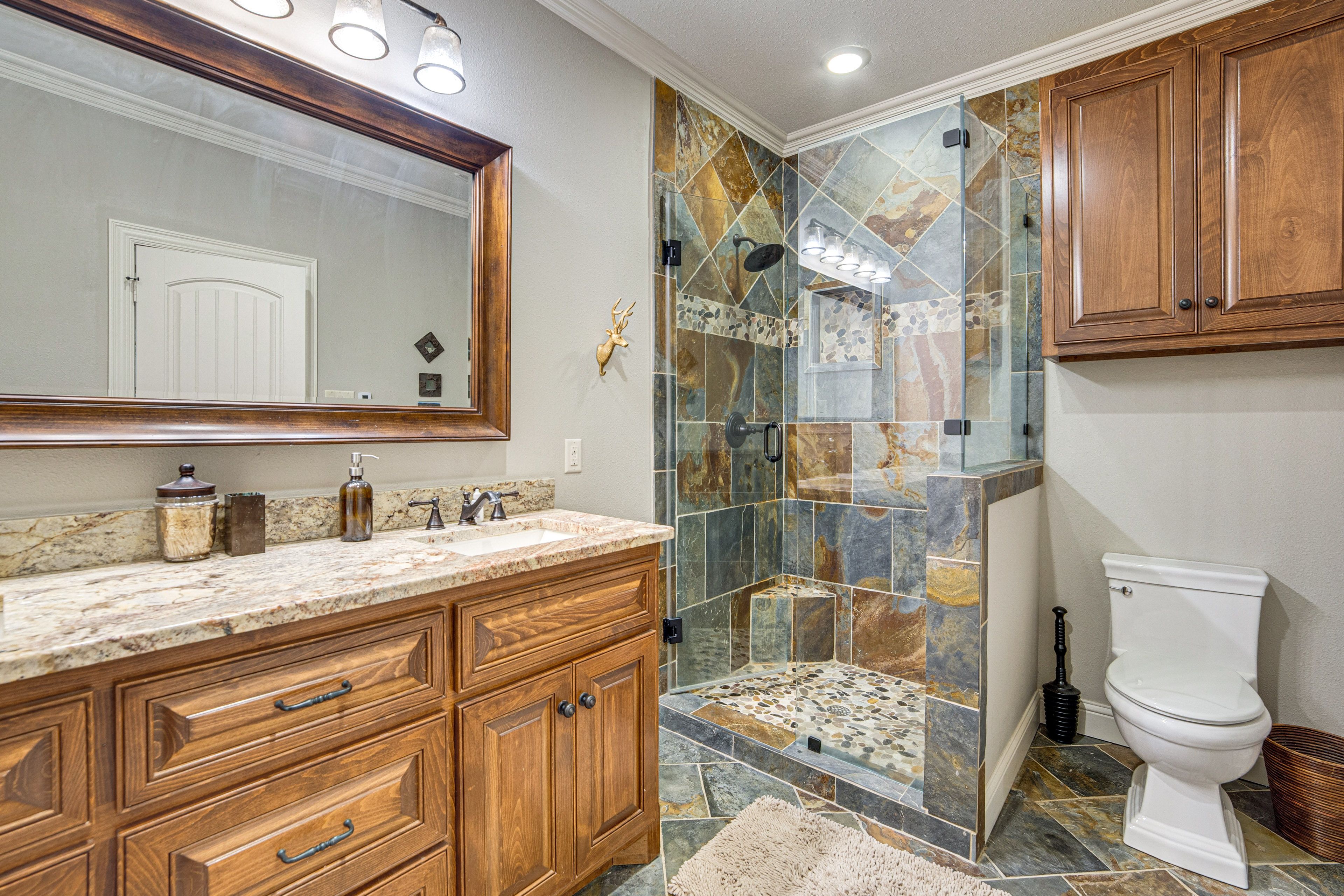 Full Bath | 1st Floor