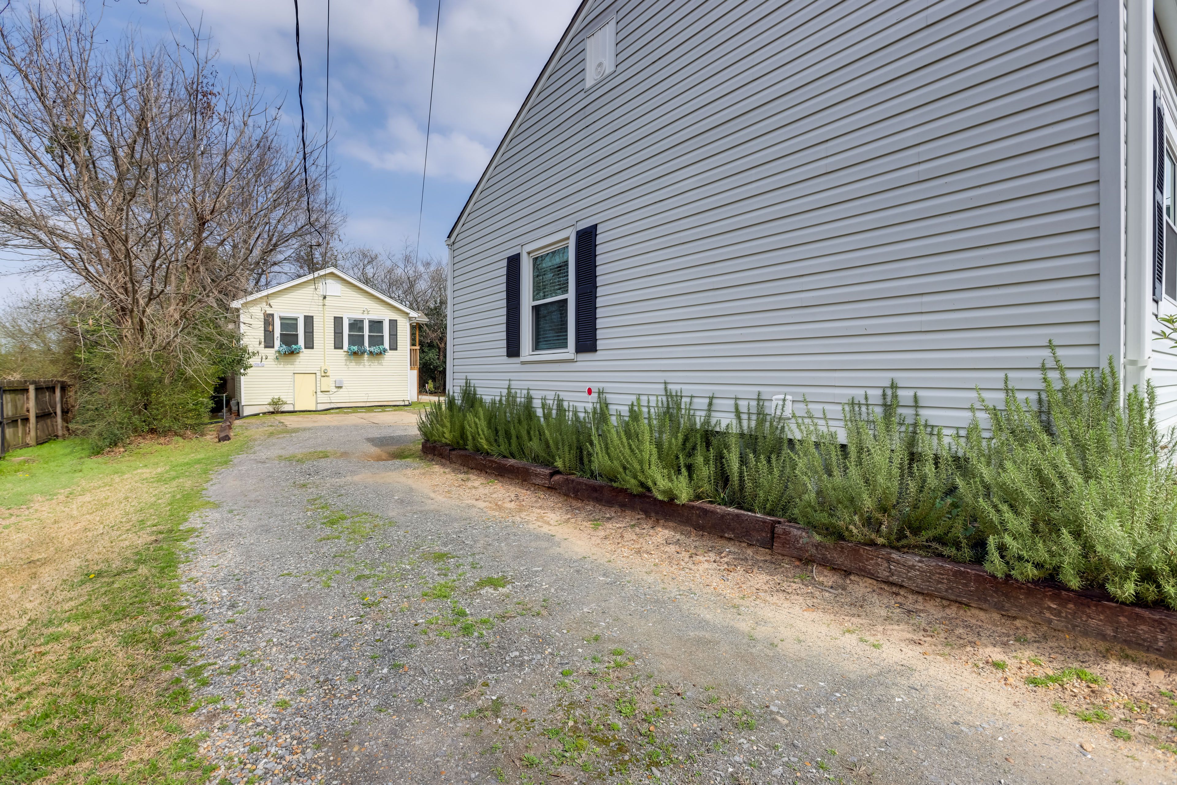 Driveway Parking | 2 Vehicles