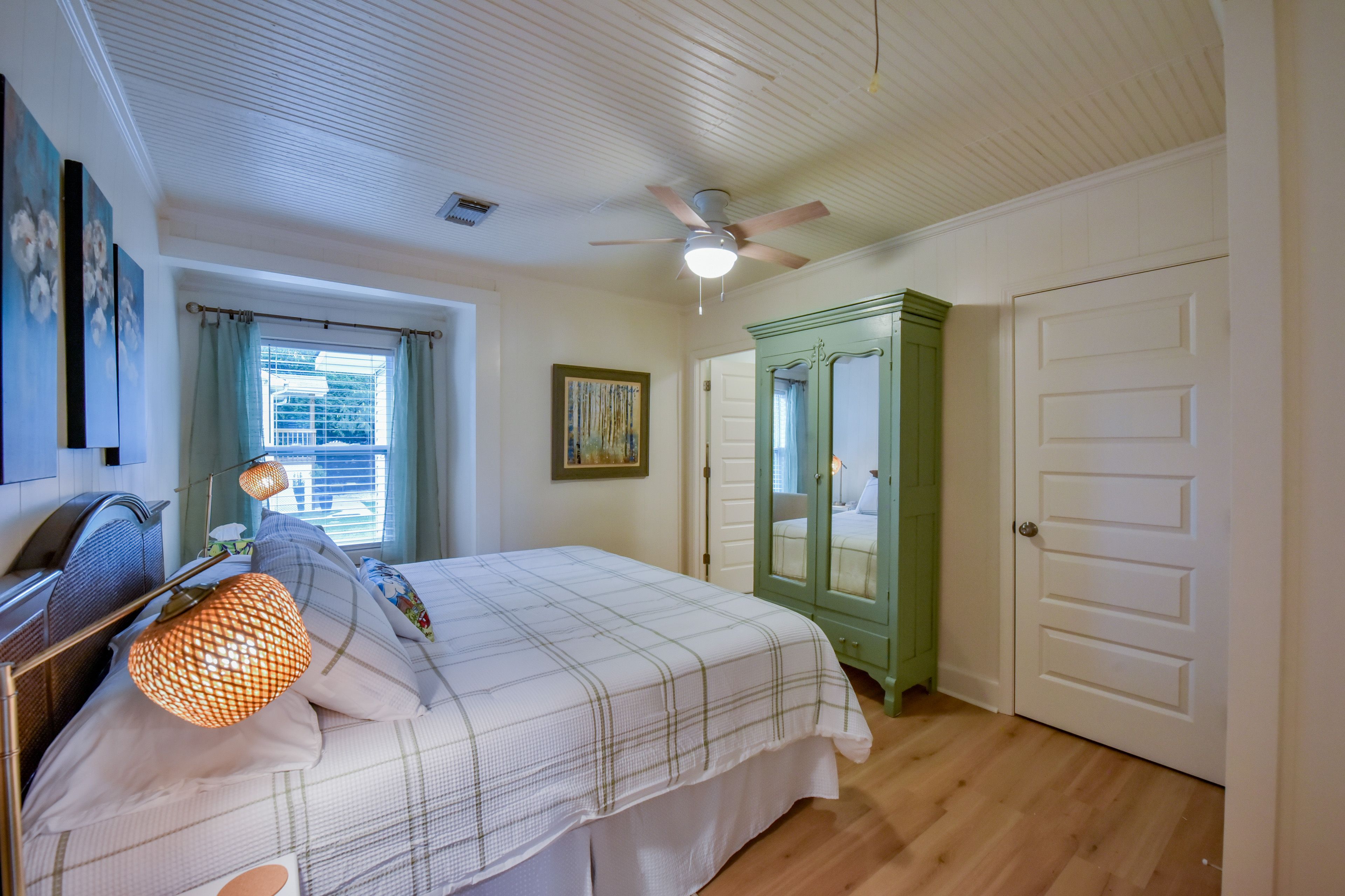 Bedroom 2 | King Bed