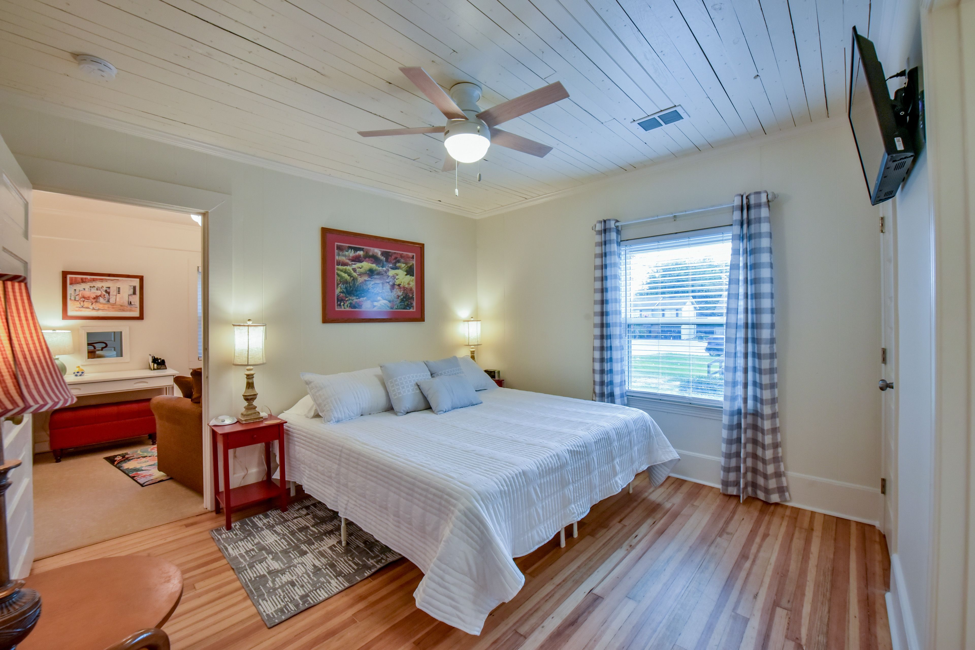 Bedroom 1 | California King Bed