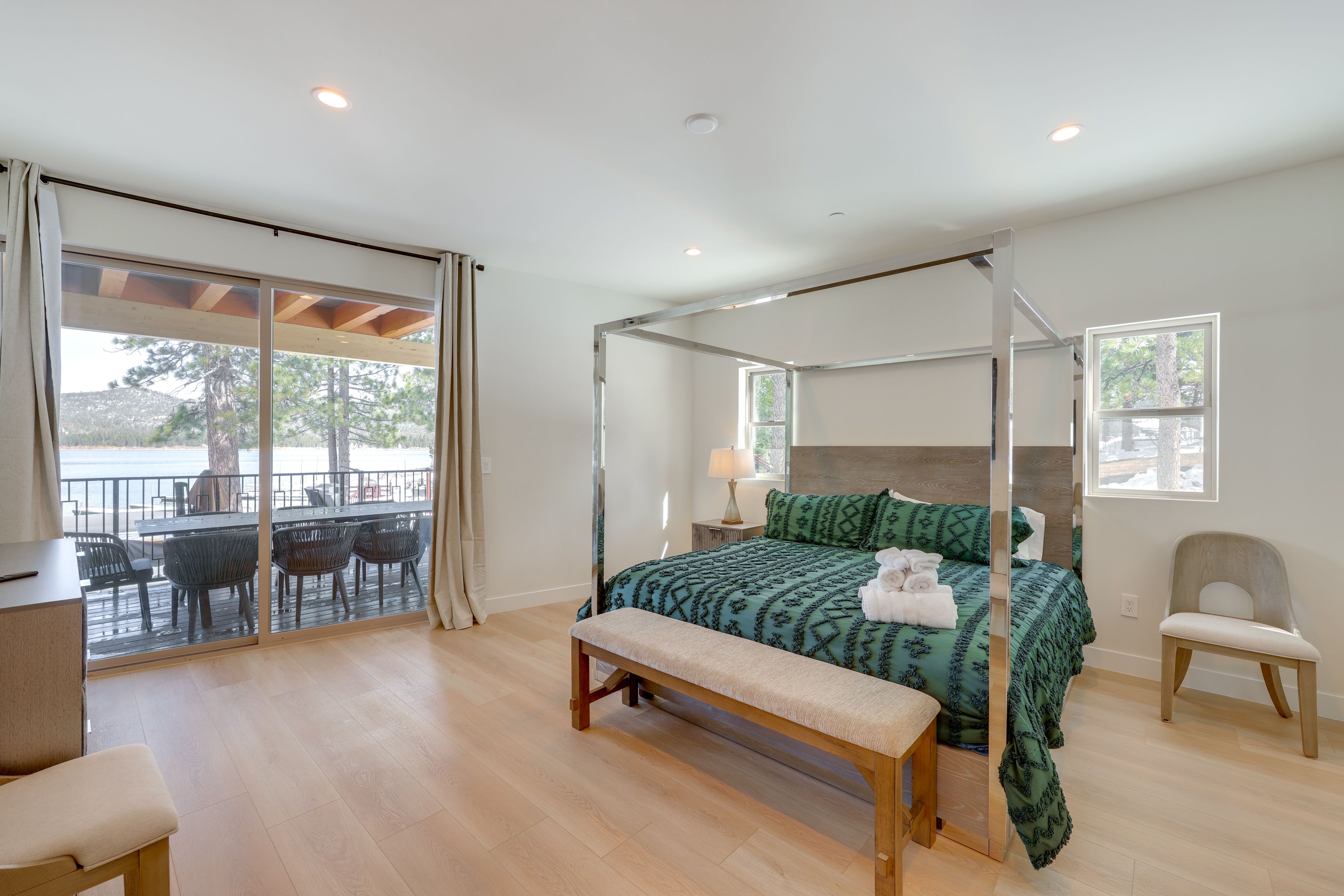 Bedroom 1 | Queen Bed | Main Level