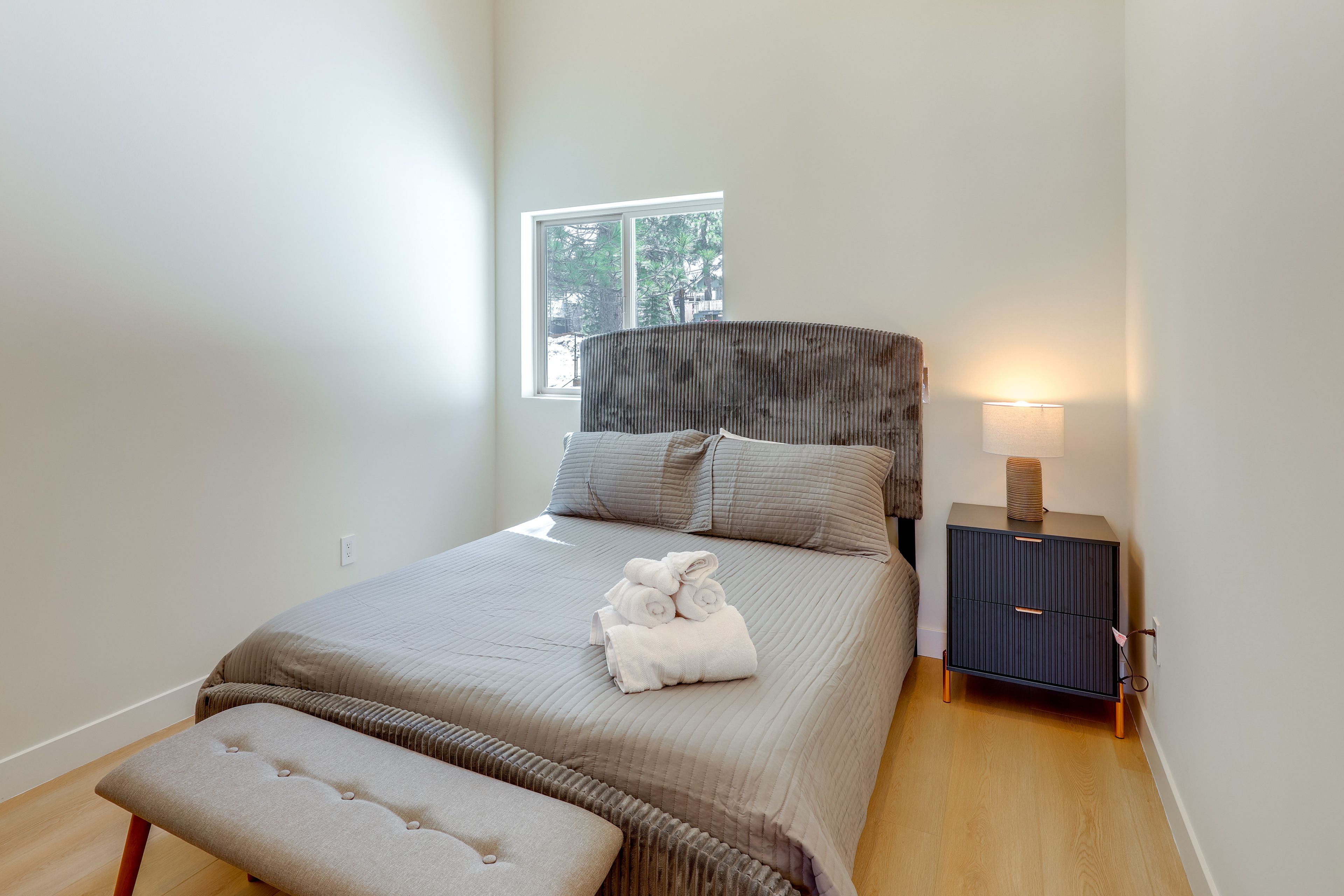 Bedroom 4 | Queen Bed | Upper Level