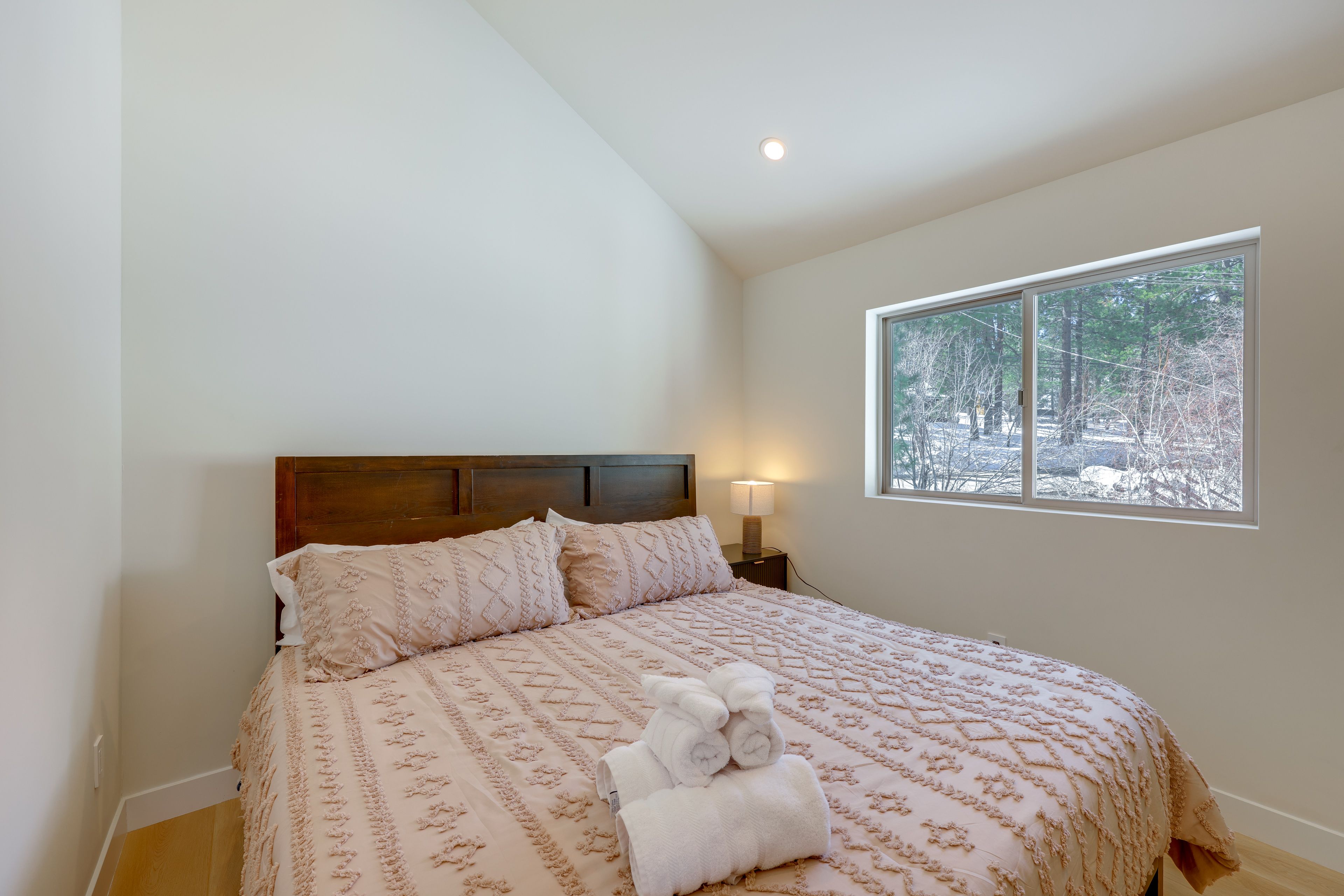 Bedroom 5 | Queen Bed | Upper Level