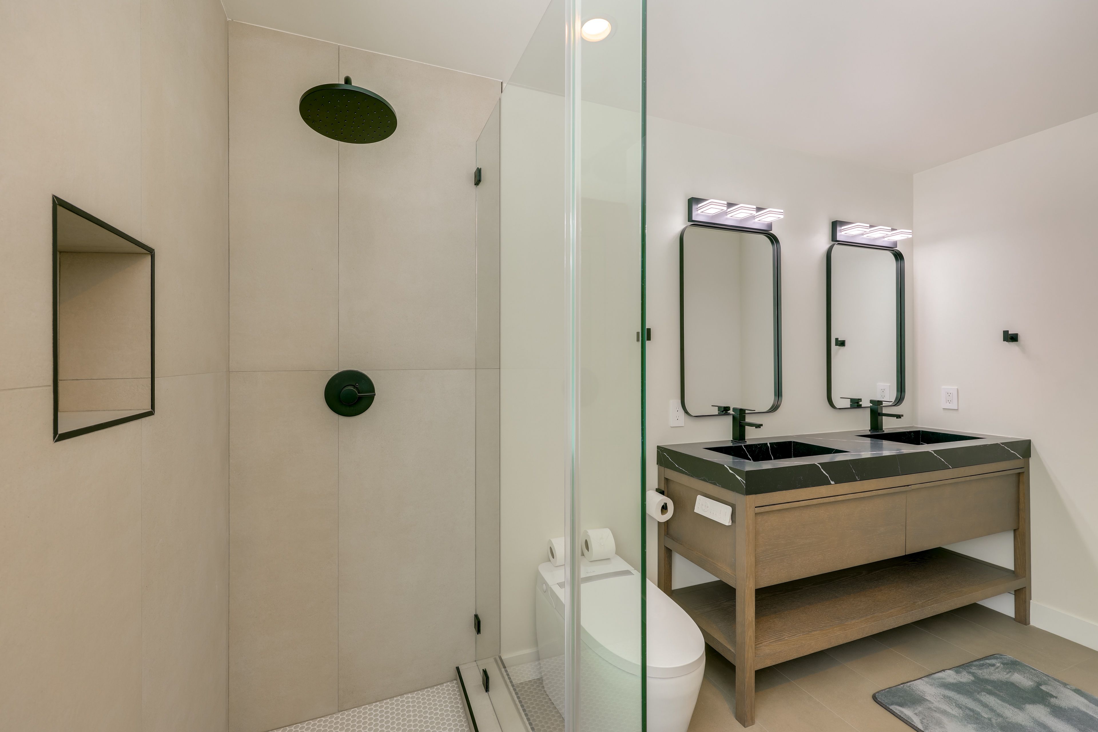 Full Bath | Upper Level