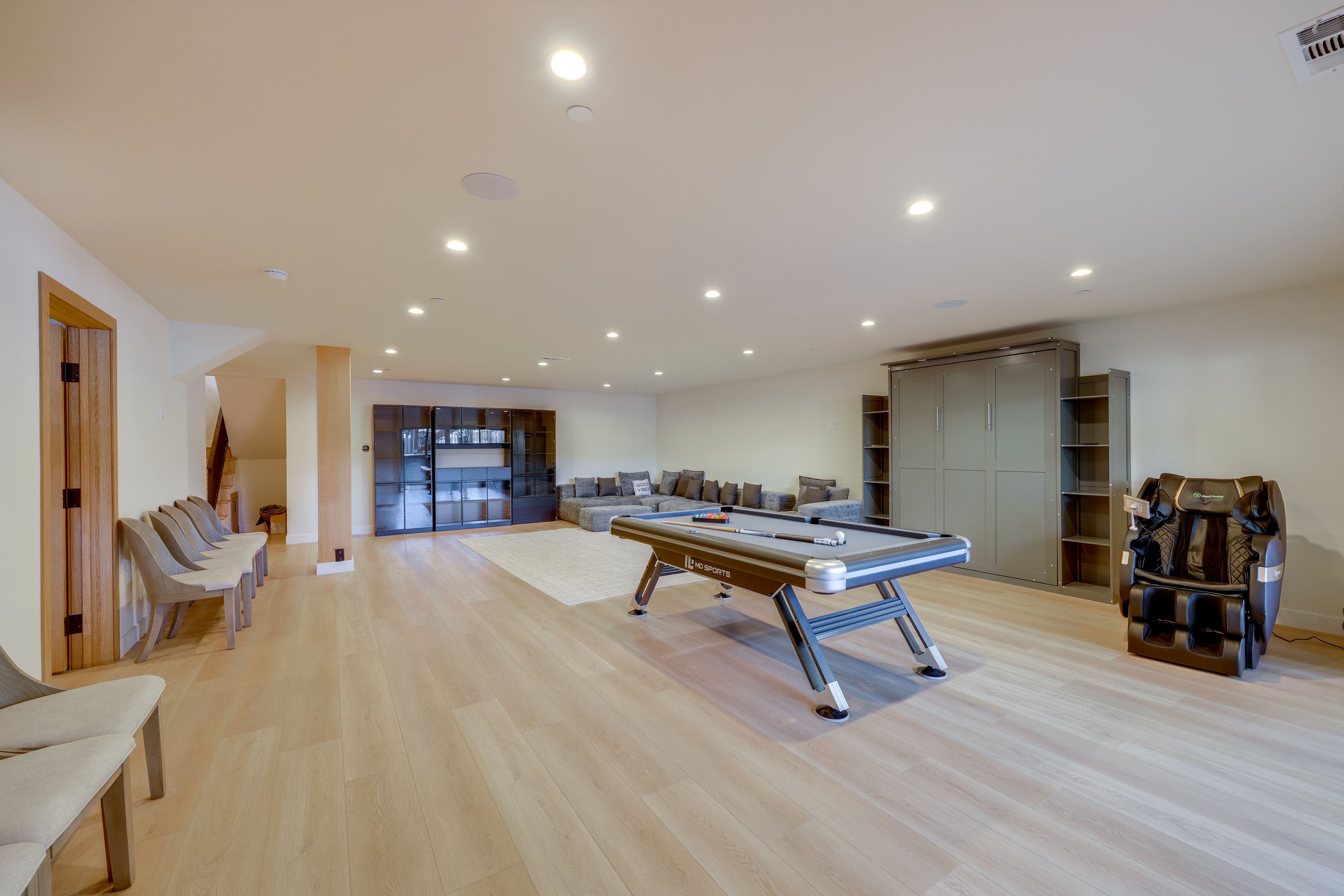 Entertainment Lounge | Pool Table | Lower Level