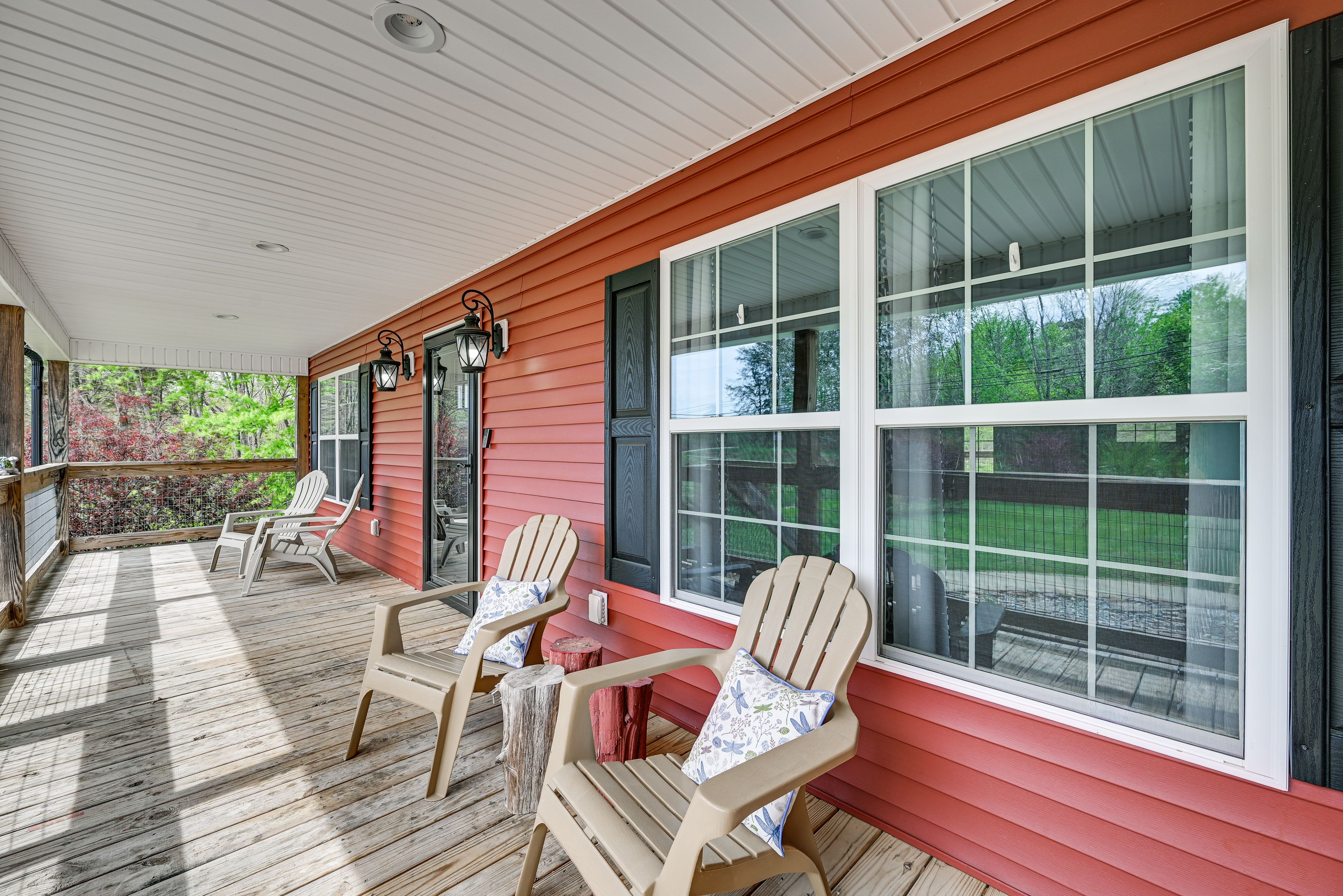Front Porch | Single-Story Home