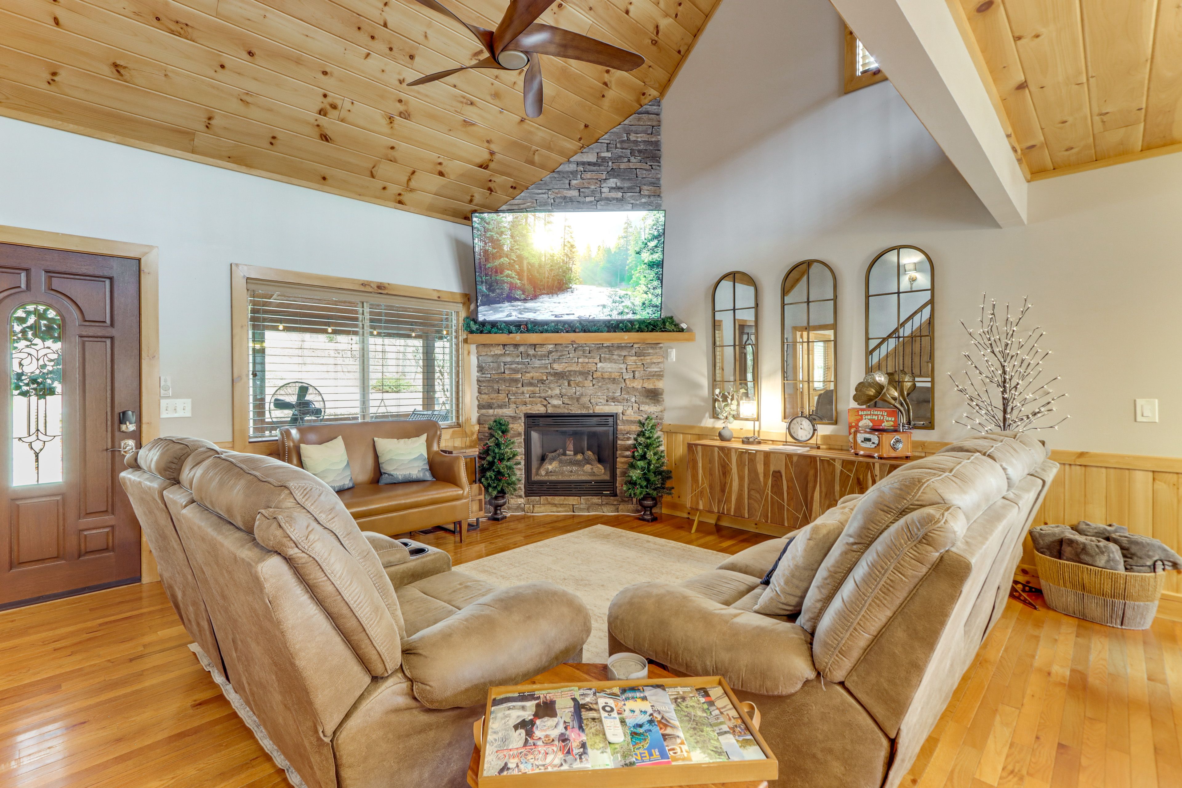 Living Room | Fireplace | Main Level