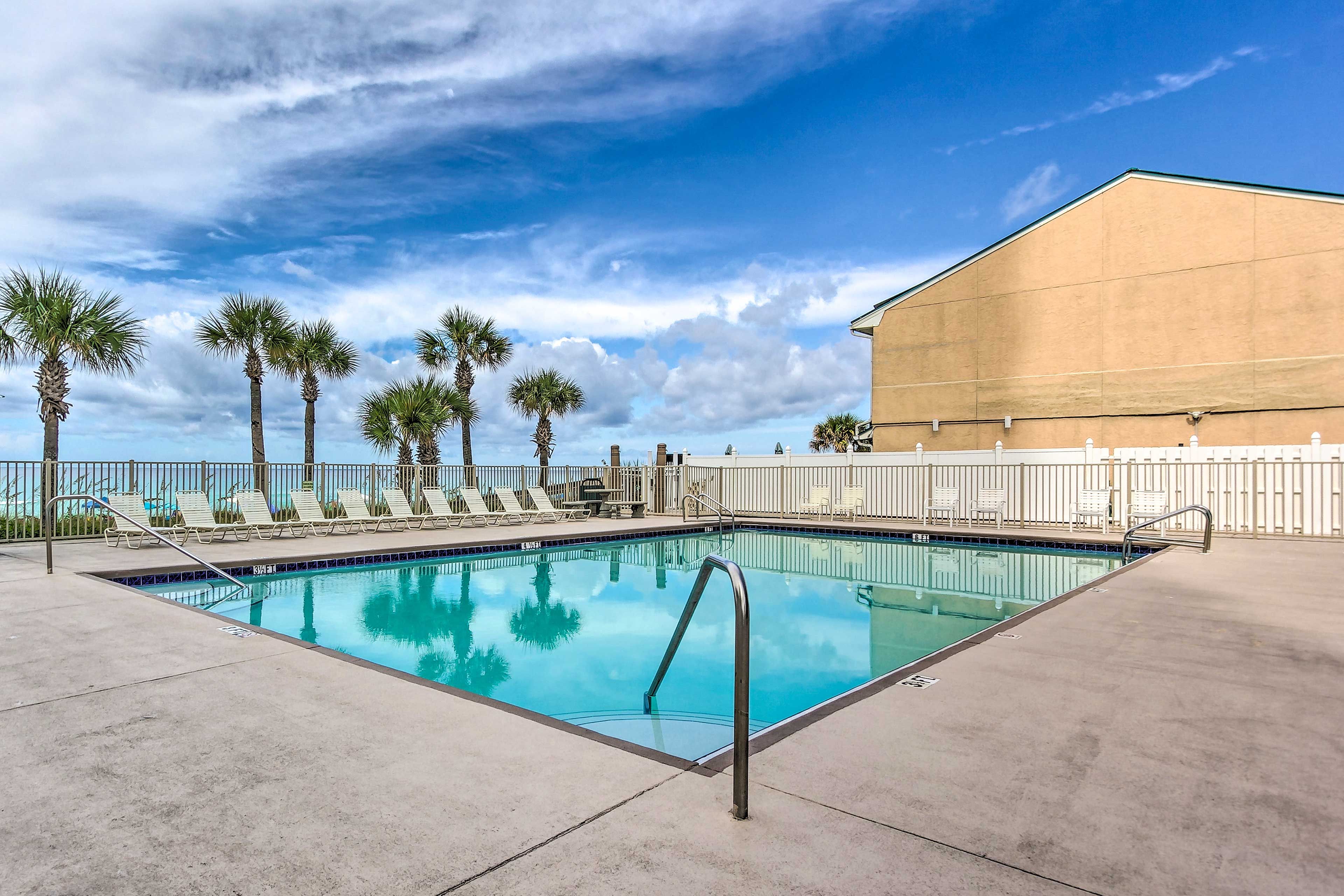 Gulf Highlands Beach Resort | Pool Area