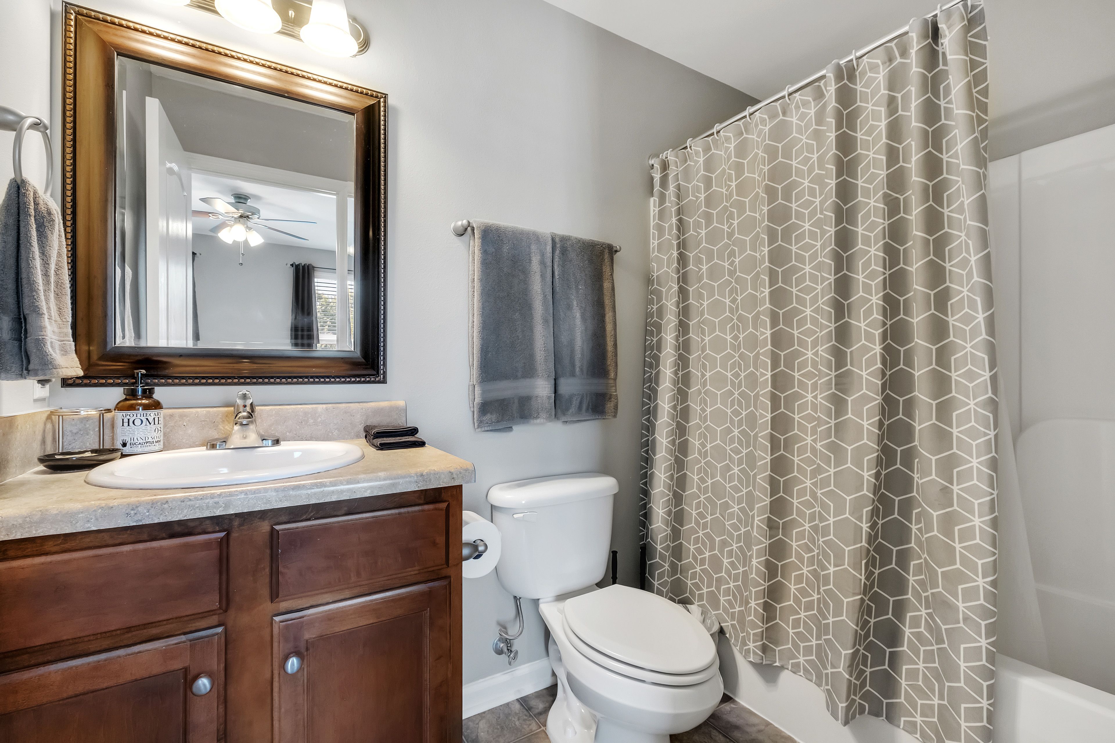 Full Bathroom | 2nd Floor