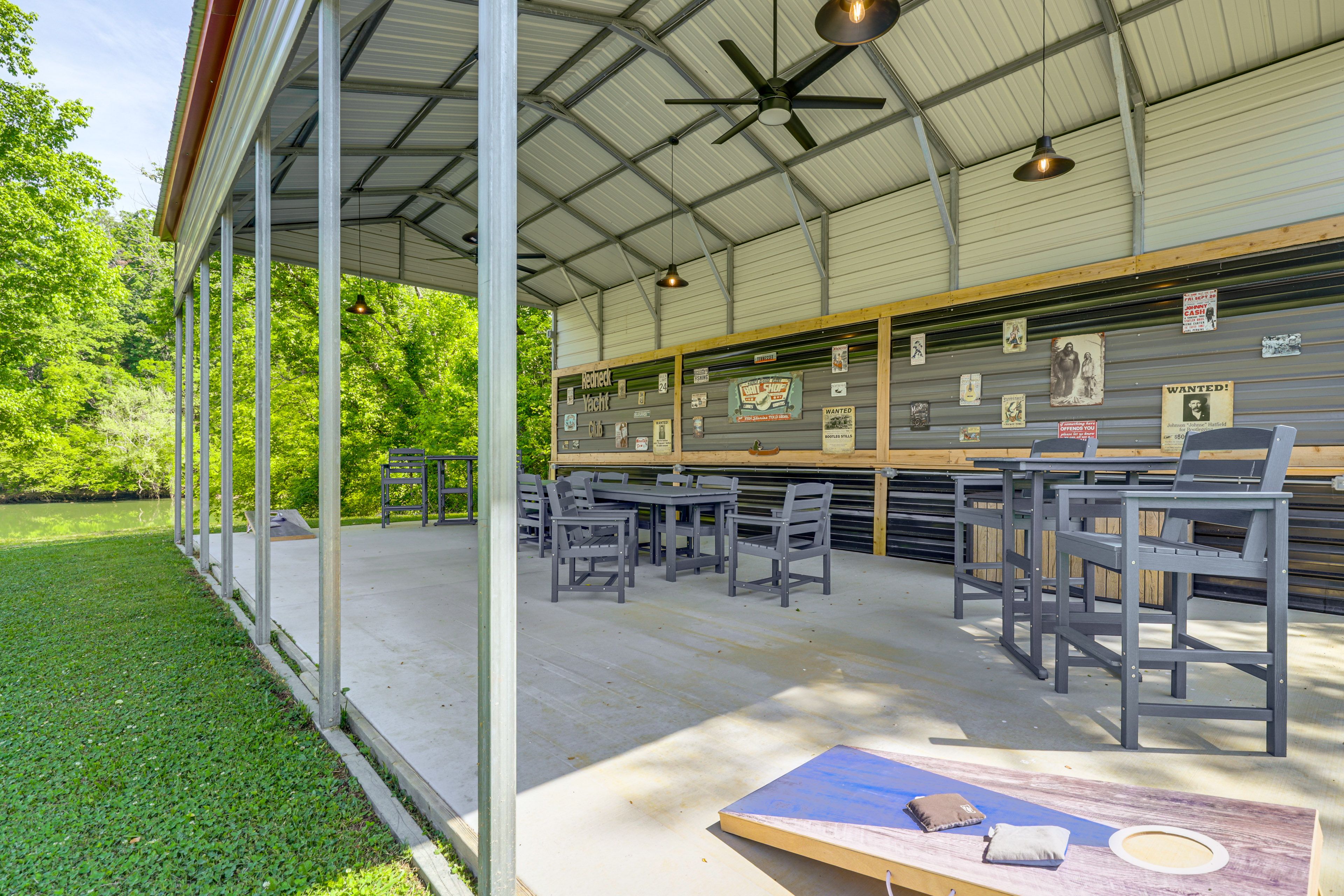 Barn | Cornhole | Outdoor Seating