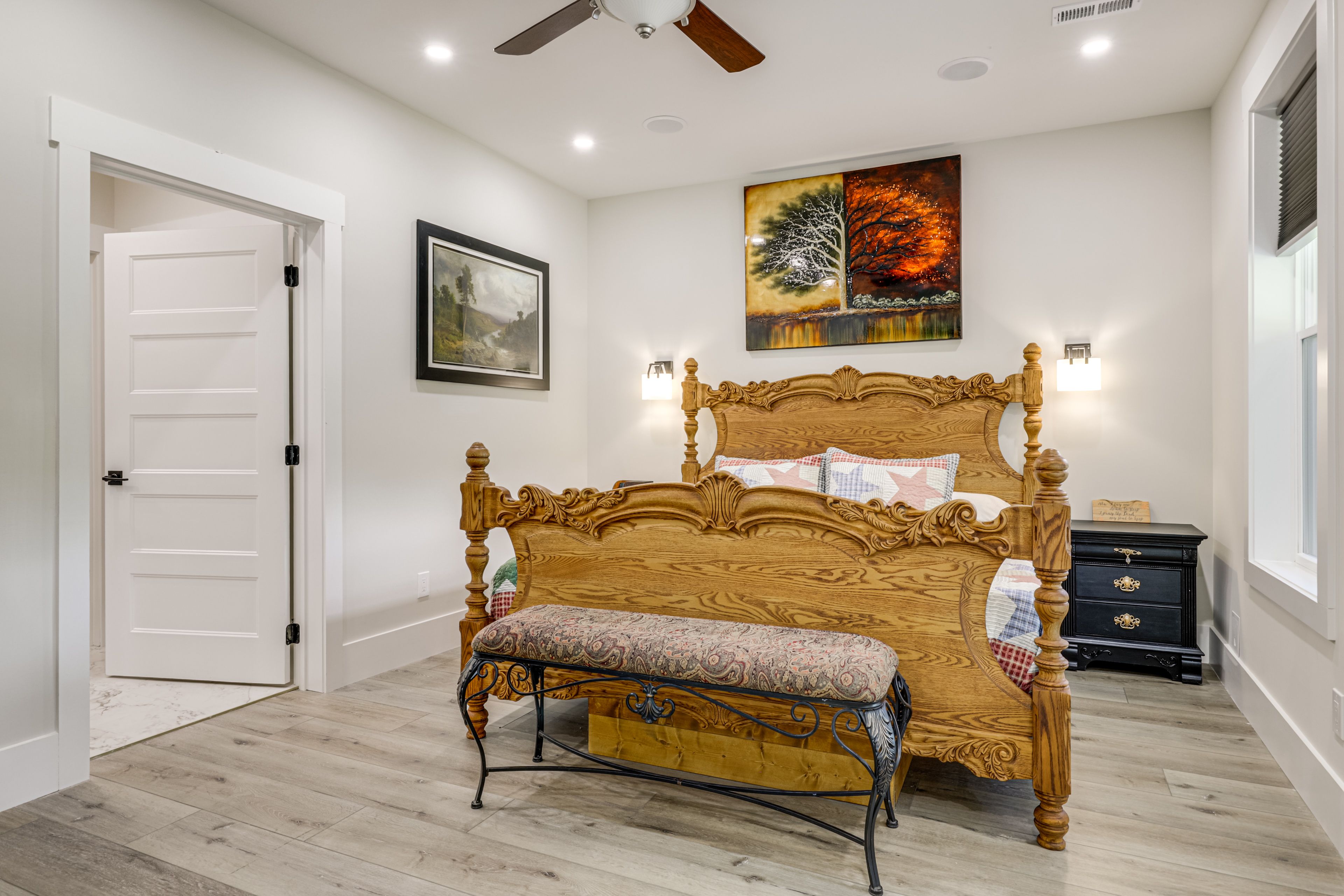 Bedroom 1 | King Bed | 1st Floor