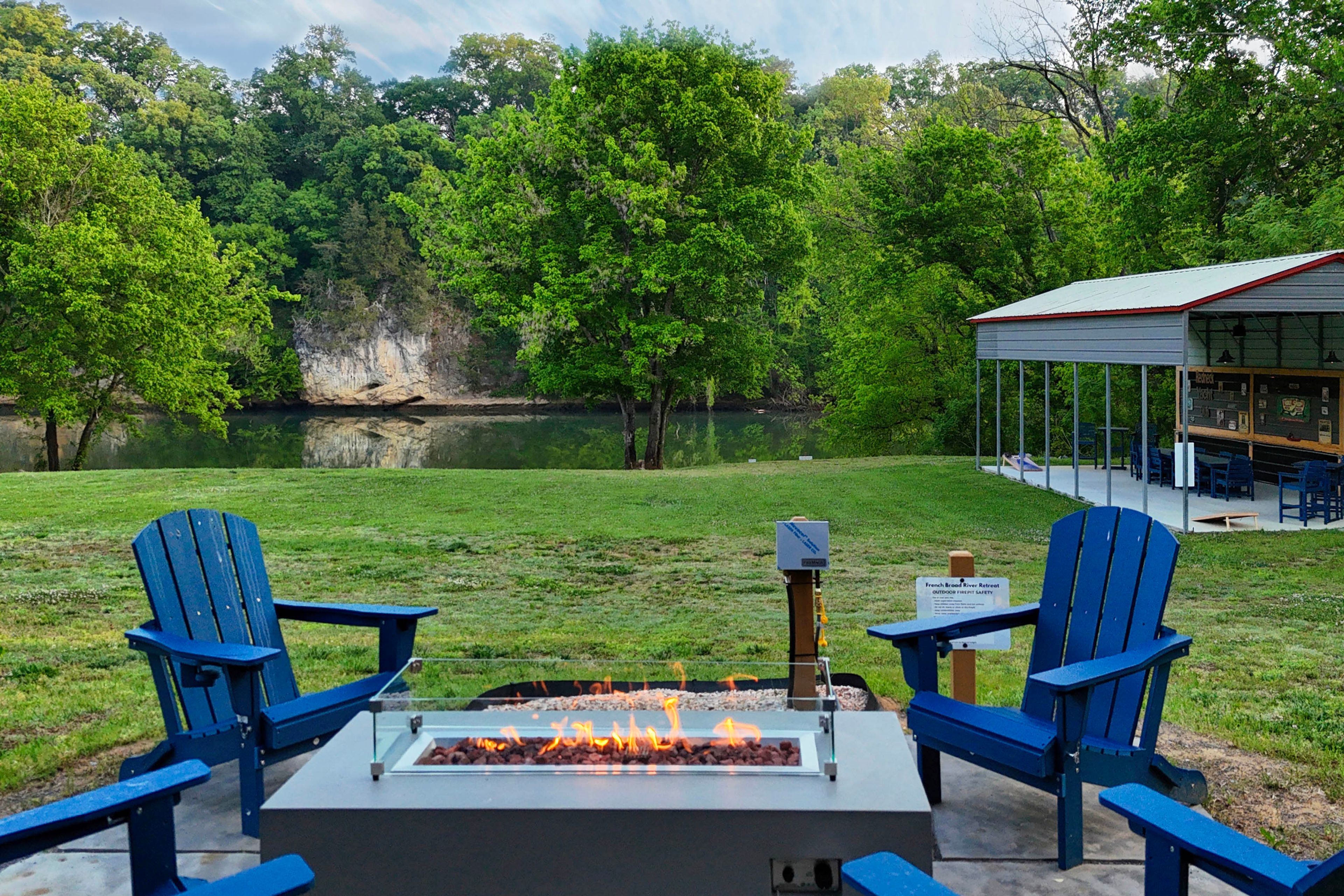 Kodak Vacation Rental | 3BR | 2.5BA | 2,800 Sq Ft
