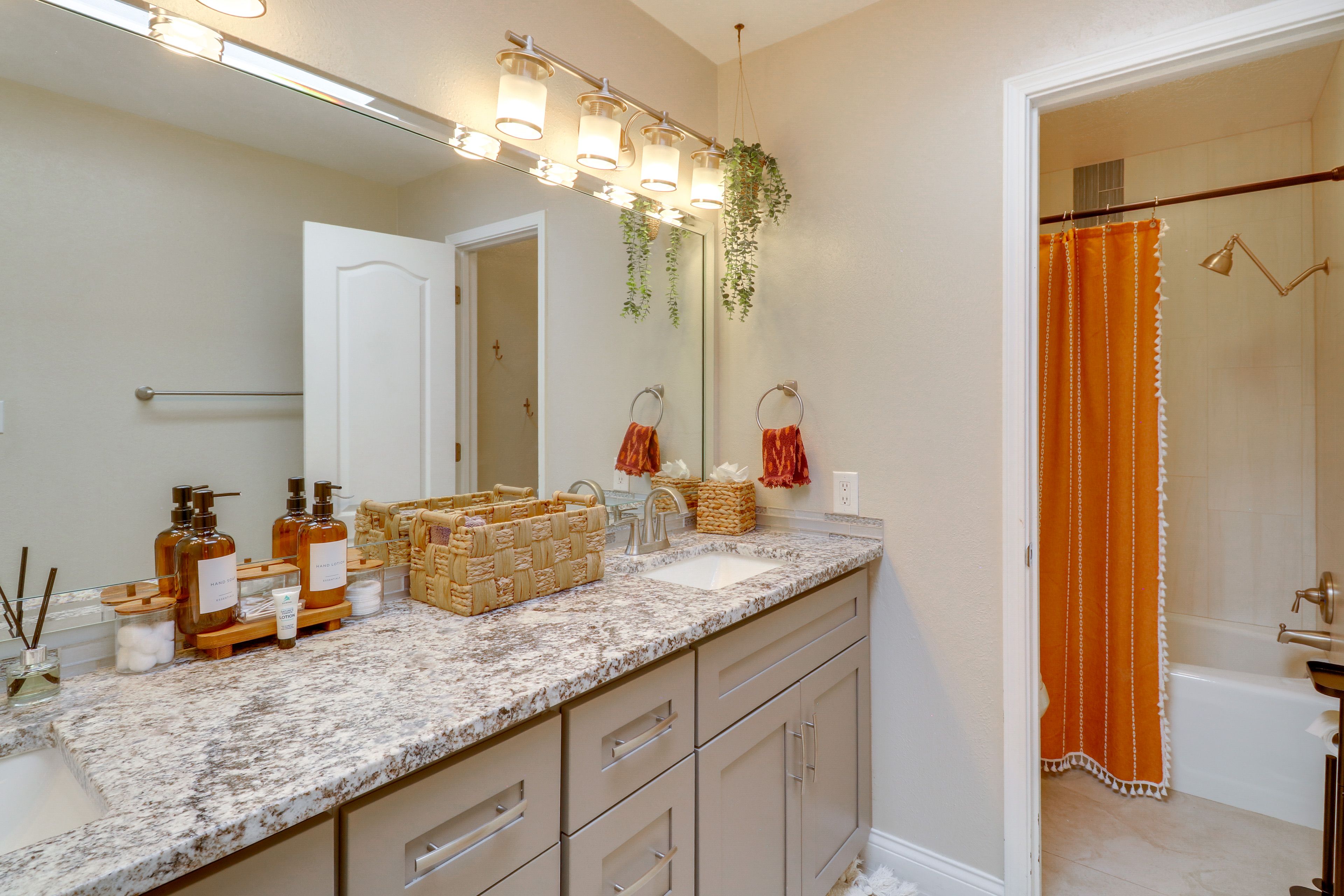 Full Bathroom