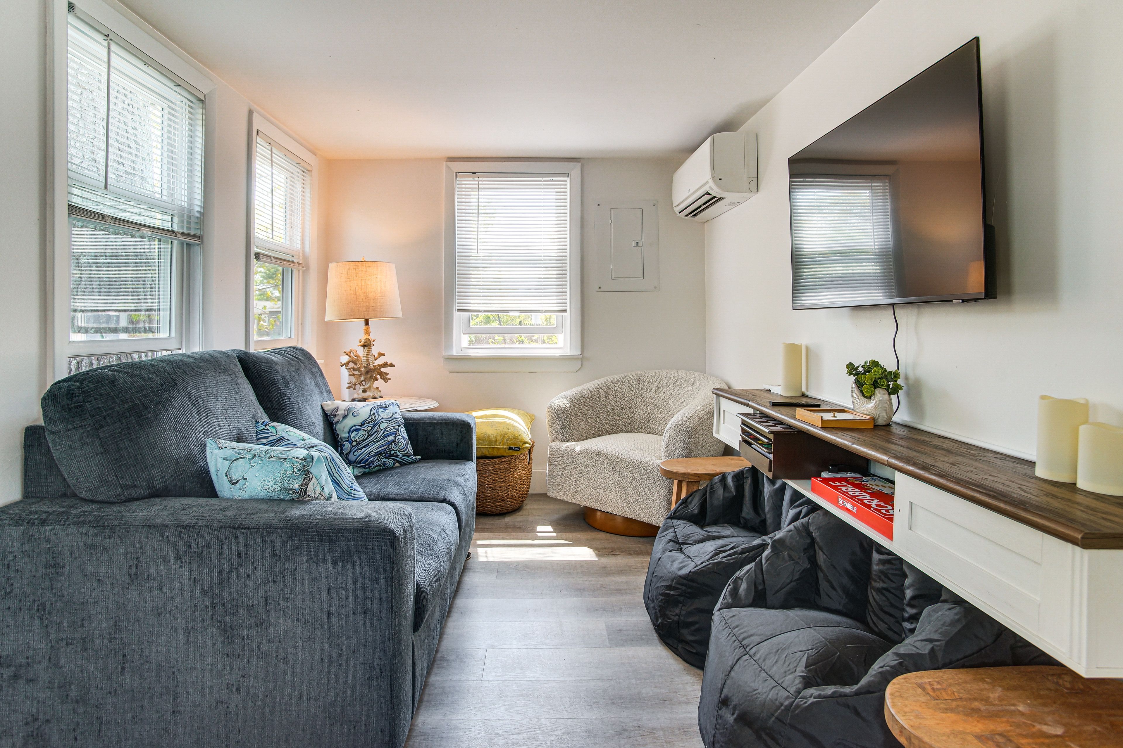 Interior | Smart TV