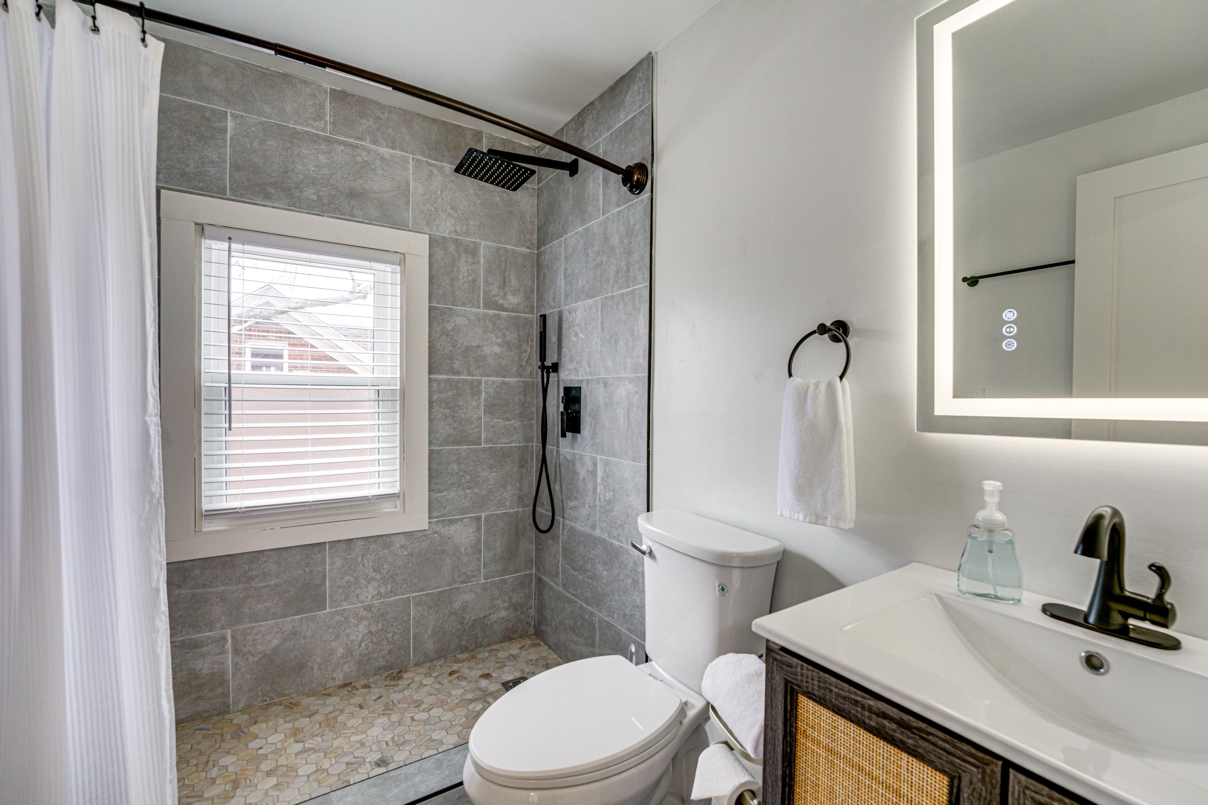 Full Bathroom | Loft