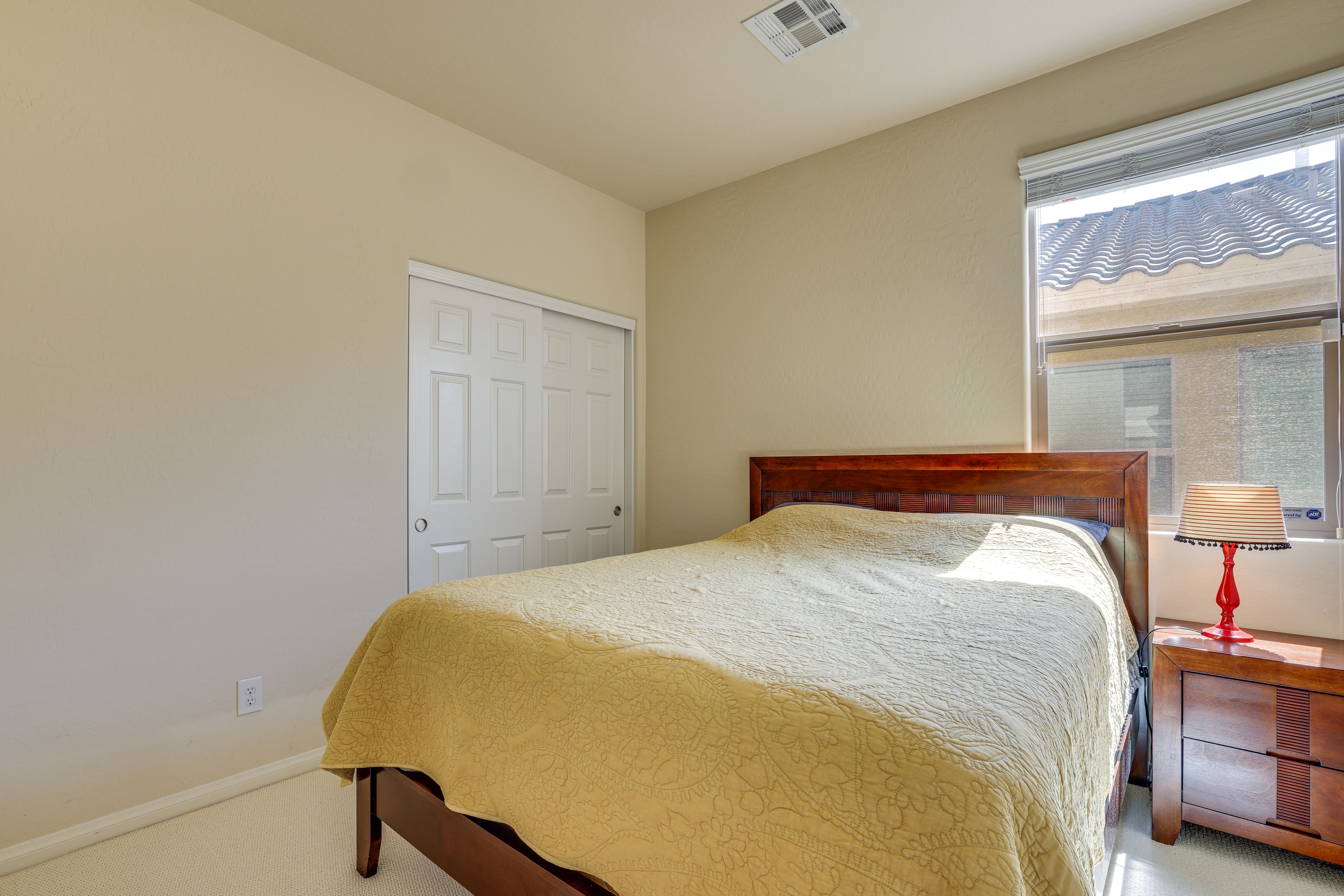 Bedroom 2 | Queen Bed