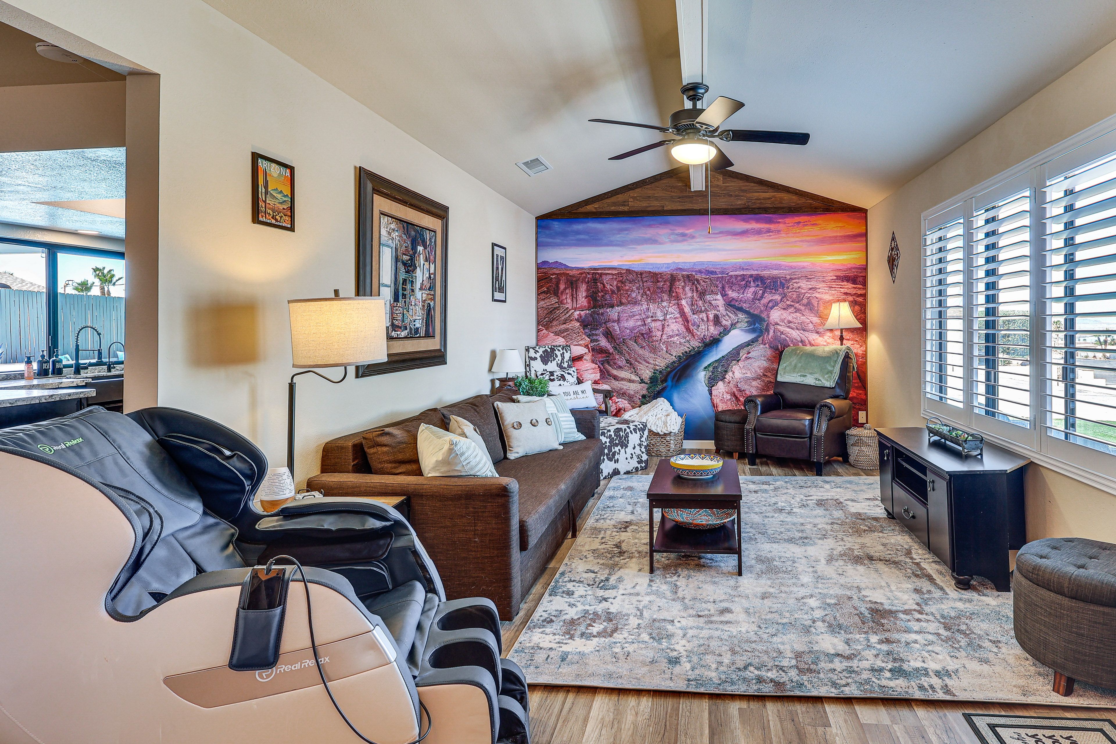 Sitting Room | Massage Chair