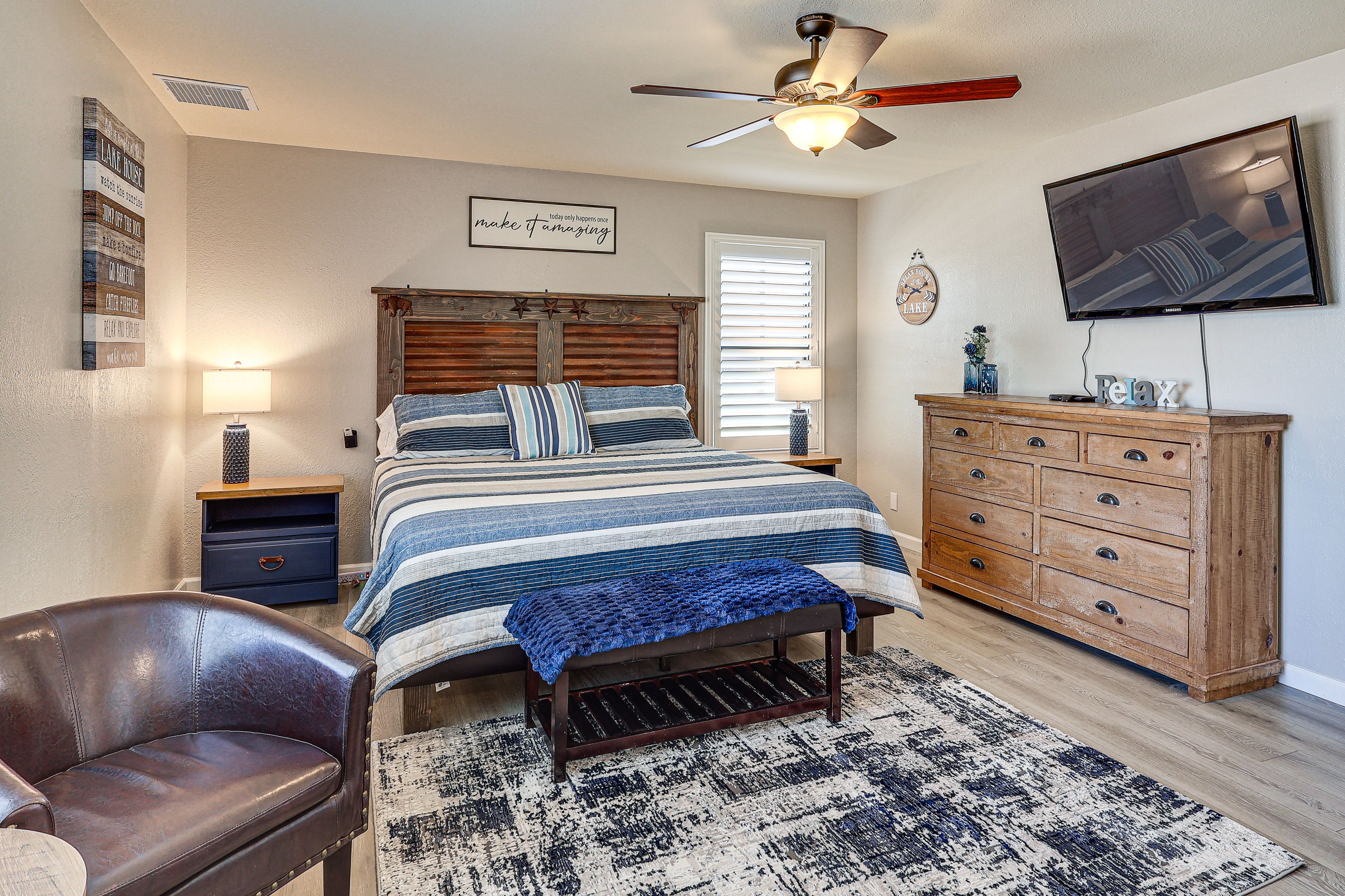 Bedroom 1 | King Bed