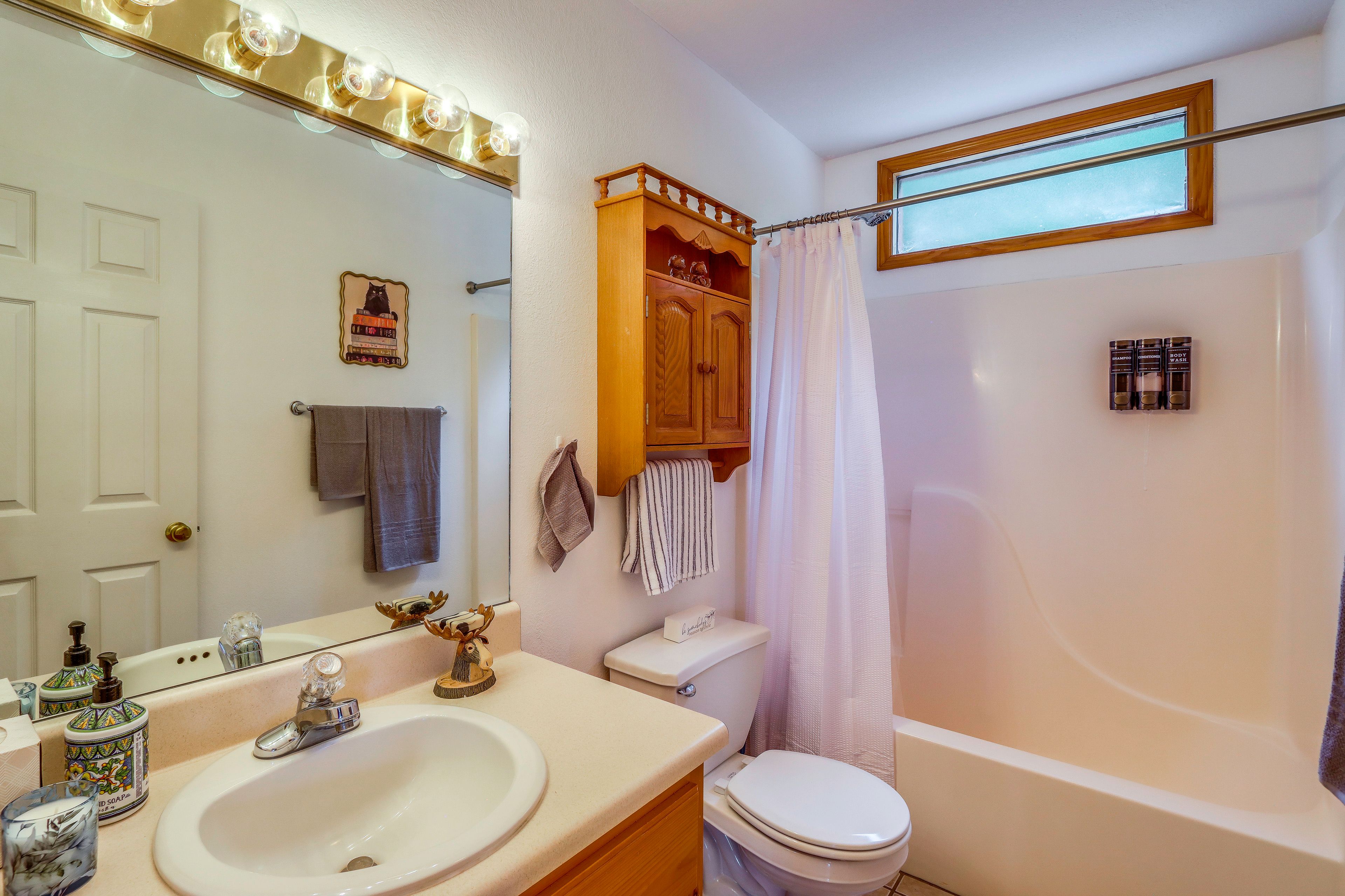 Bathroom | 1st Floor