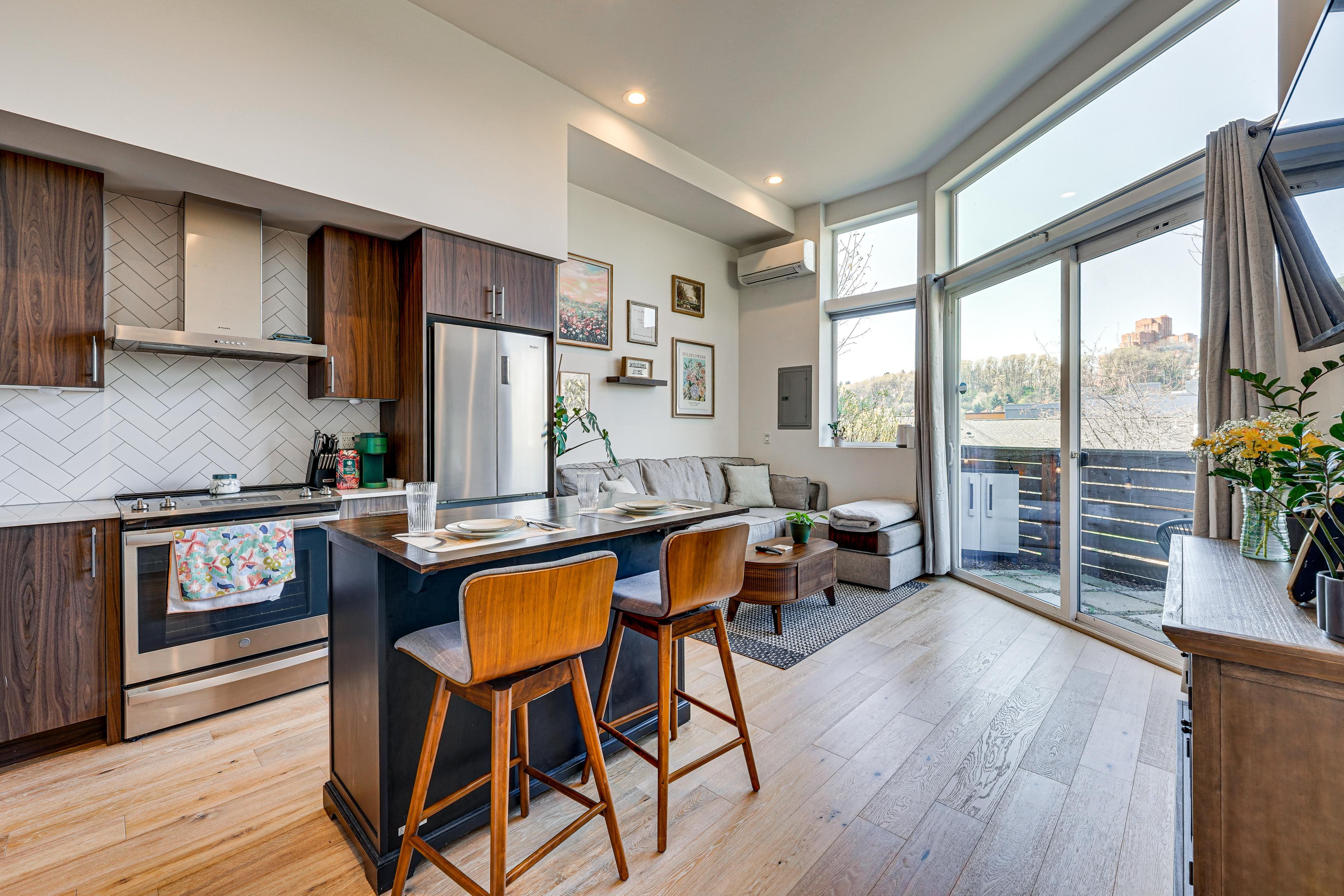 Seattle Vacation Rental | 2BR | 2BA | 1,200 Sq Ft