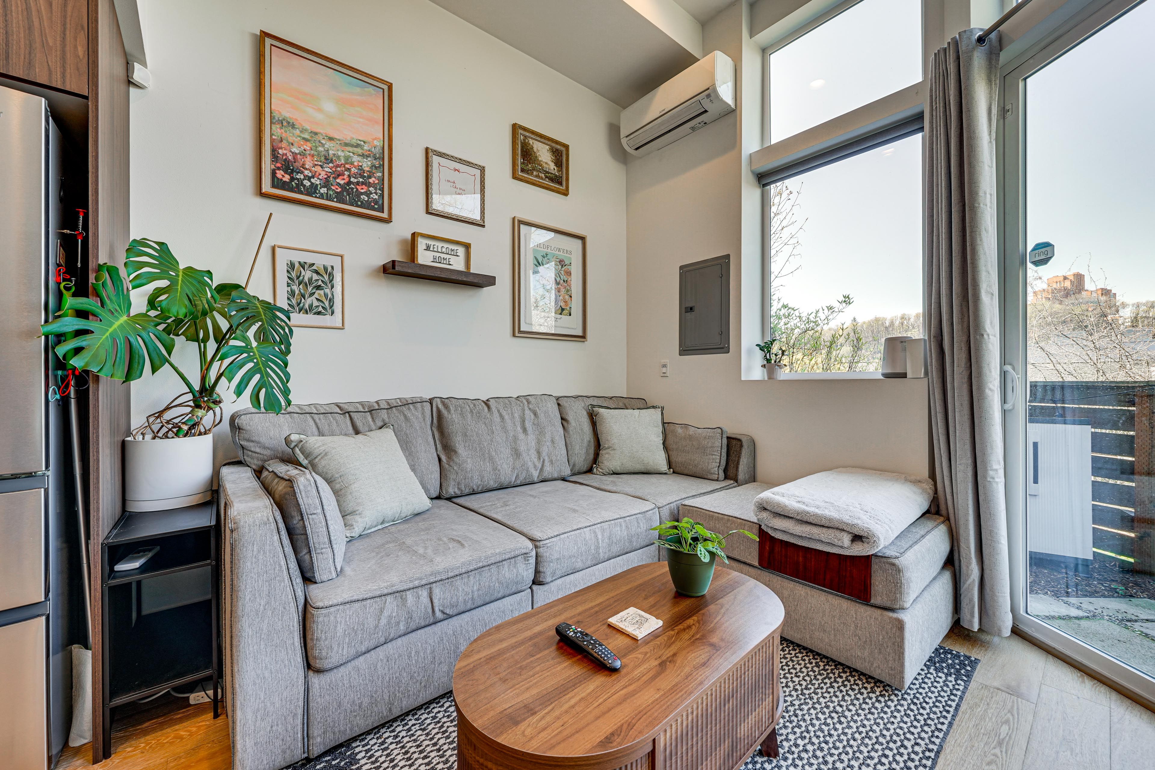 Living Room | Free WiFi | 1st Floor