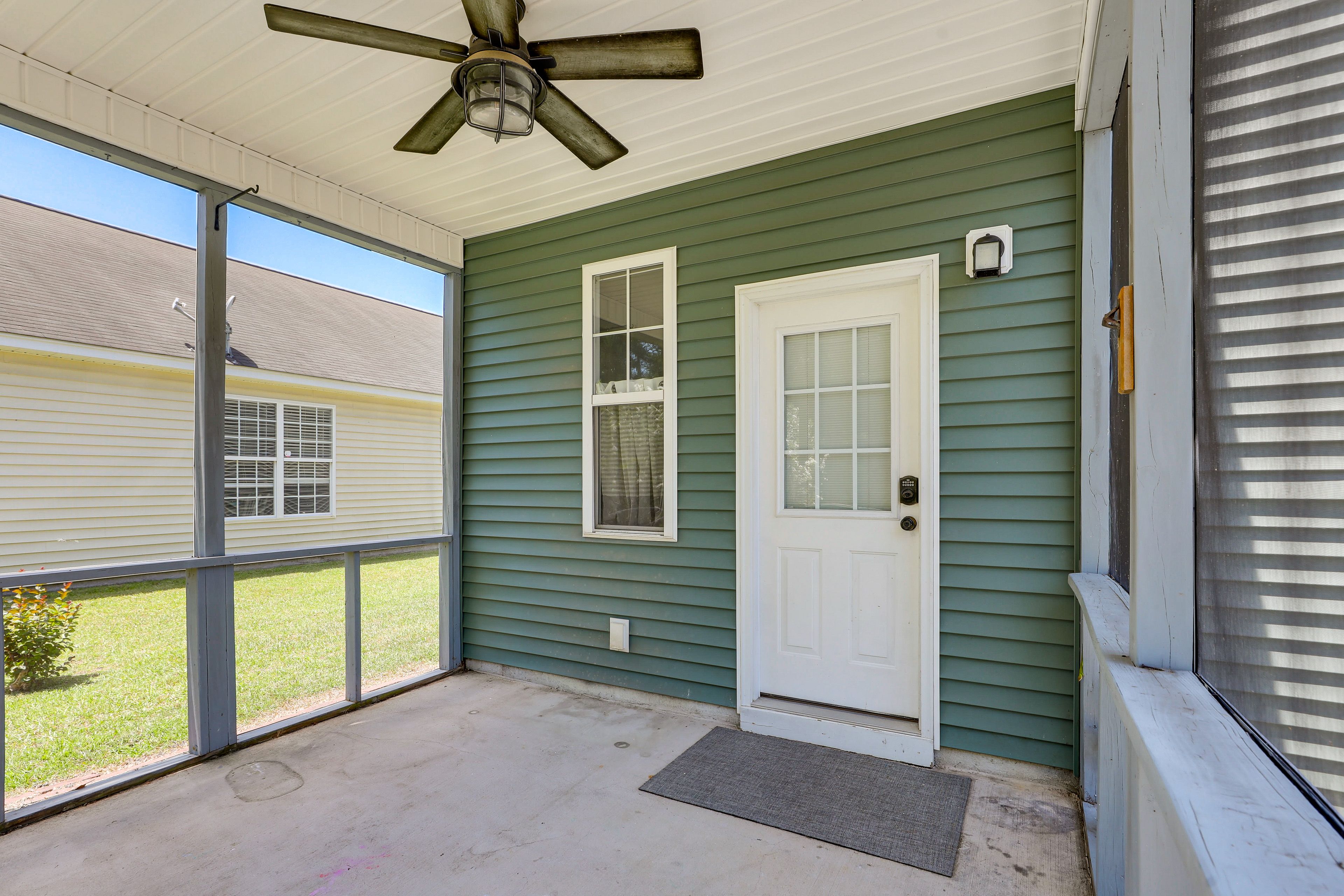 Screened Porch | Private Yard