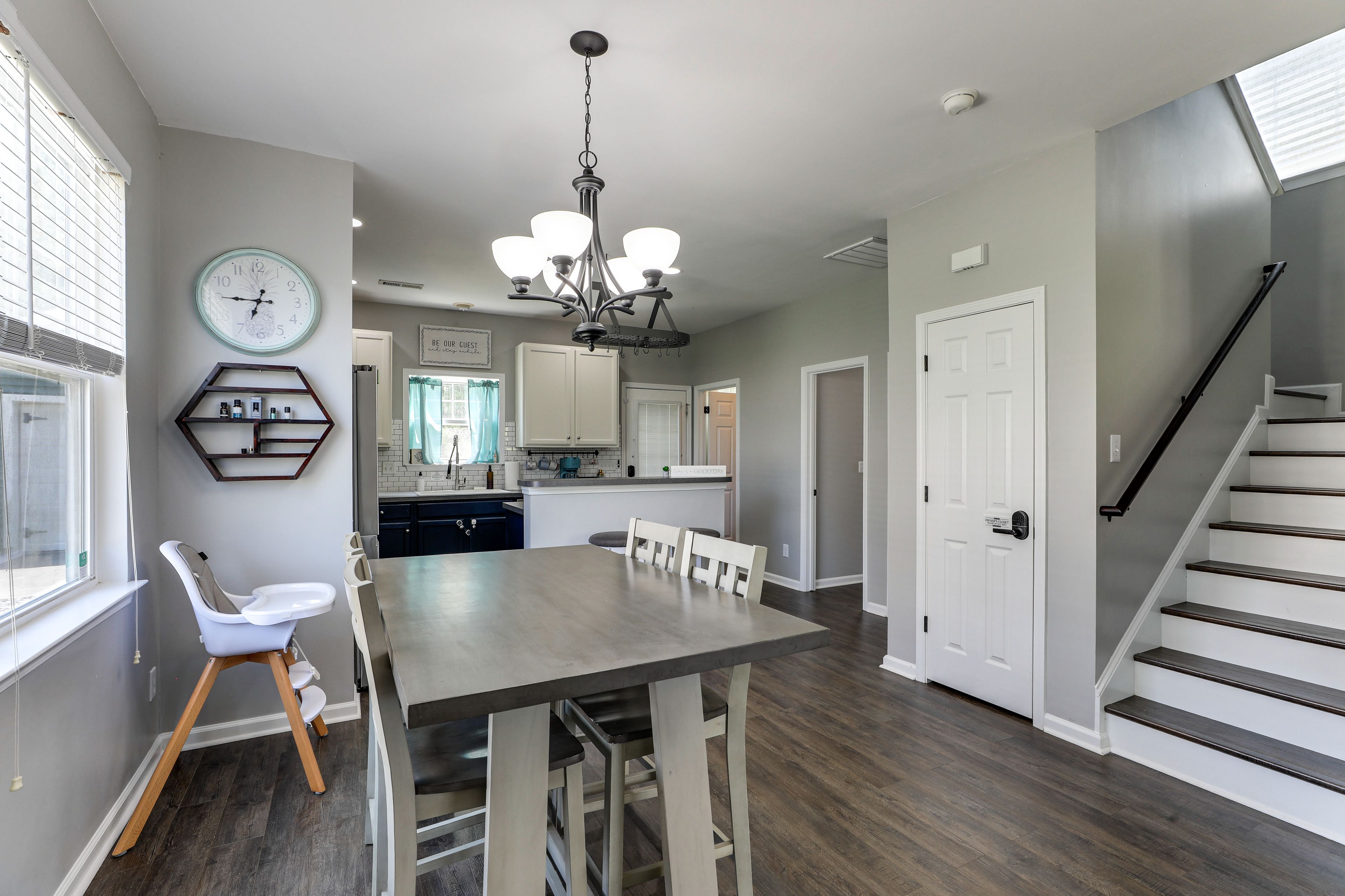 Dining Area | Dishes & Flatware Provided | 1st Floor