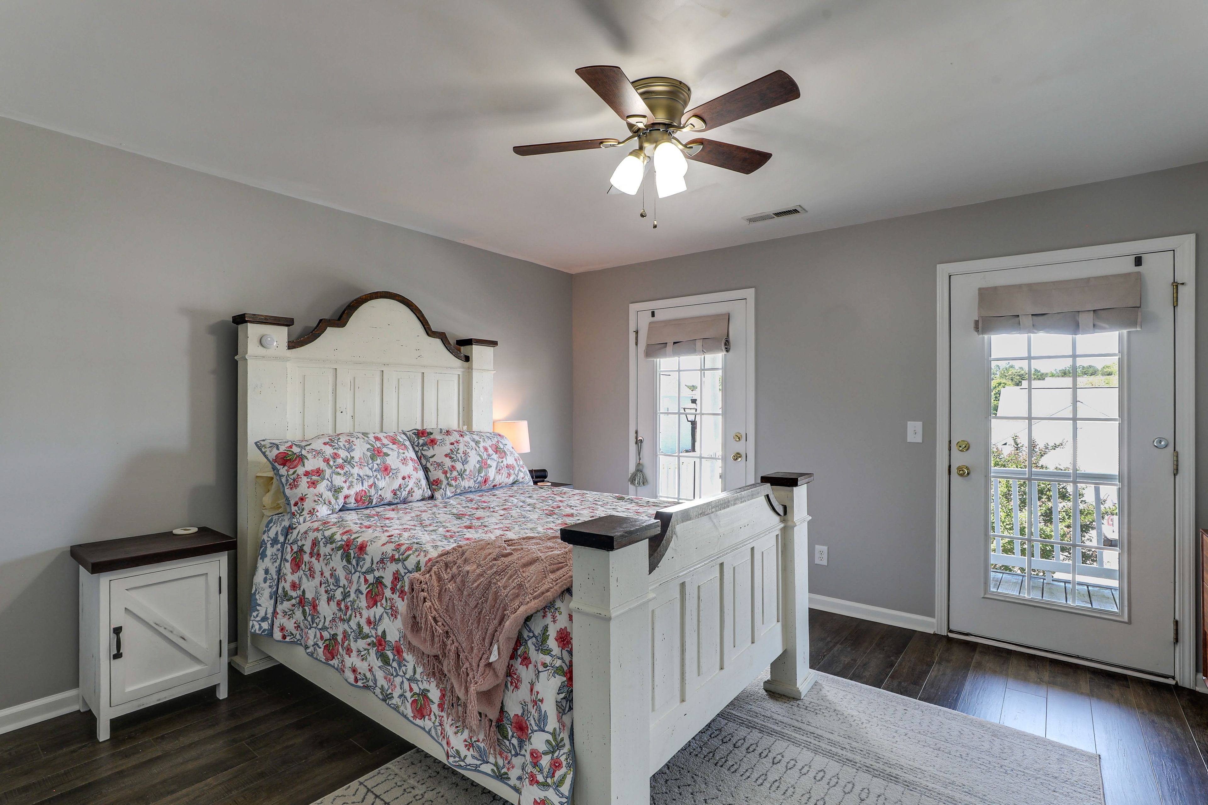 Bedroom 1 | Queen Bed | Balcony | En-Suite Bathroom | 2nd Floor