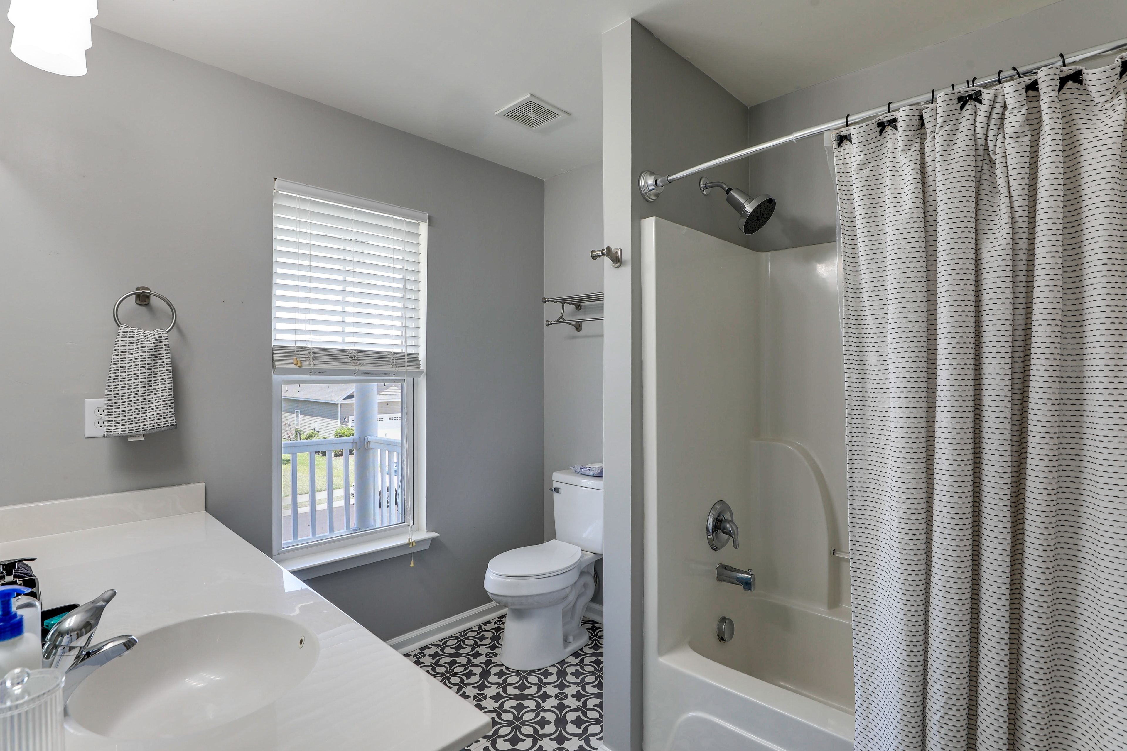 En-Suite Bathroom | 2nd Floor