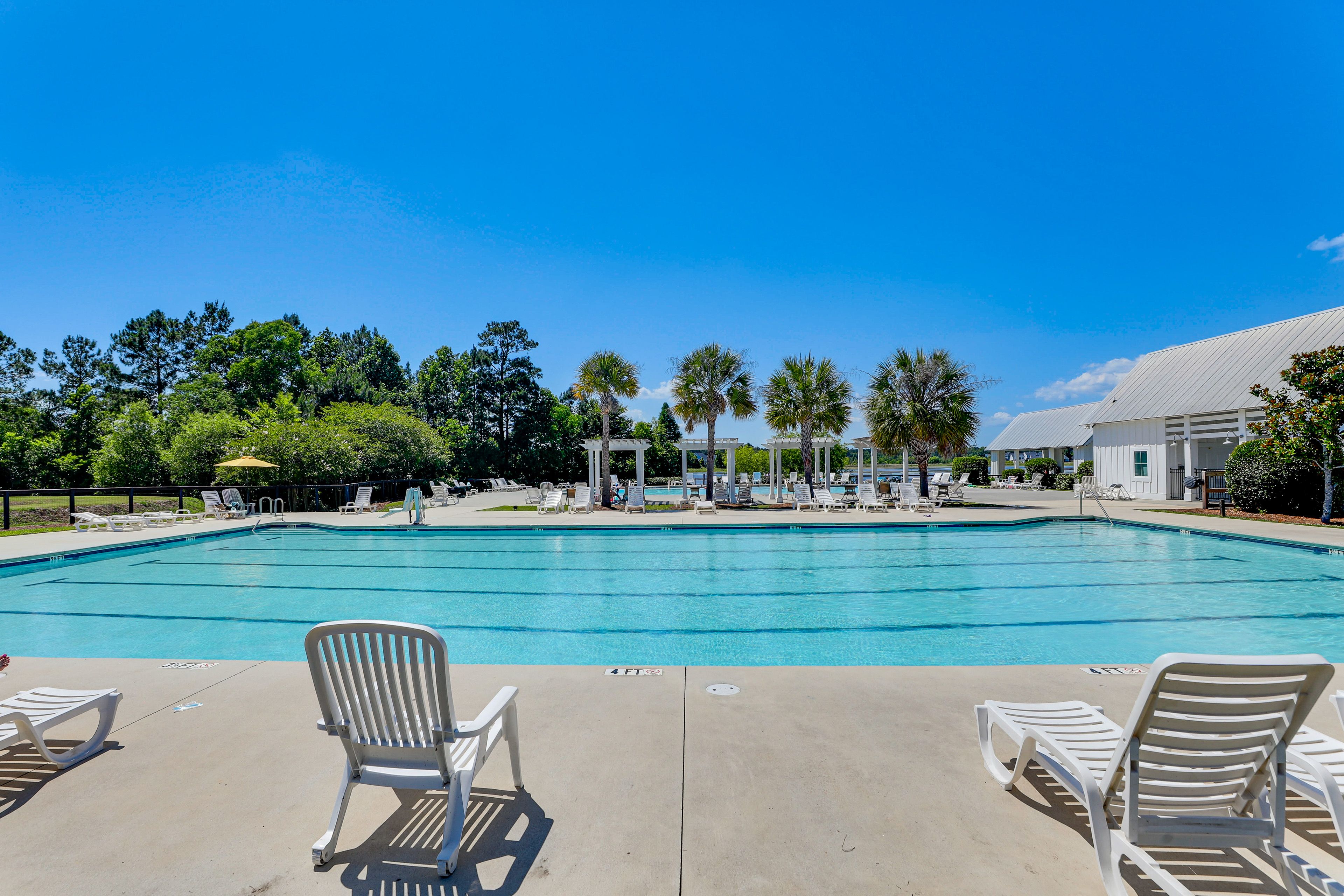 Foxbank Plantation Community Amenities | 2 Outdoor Pools