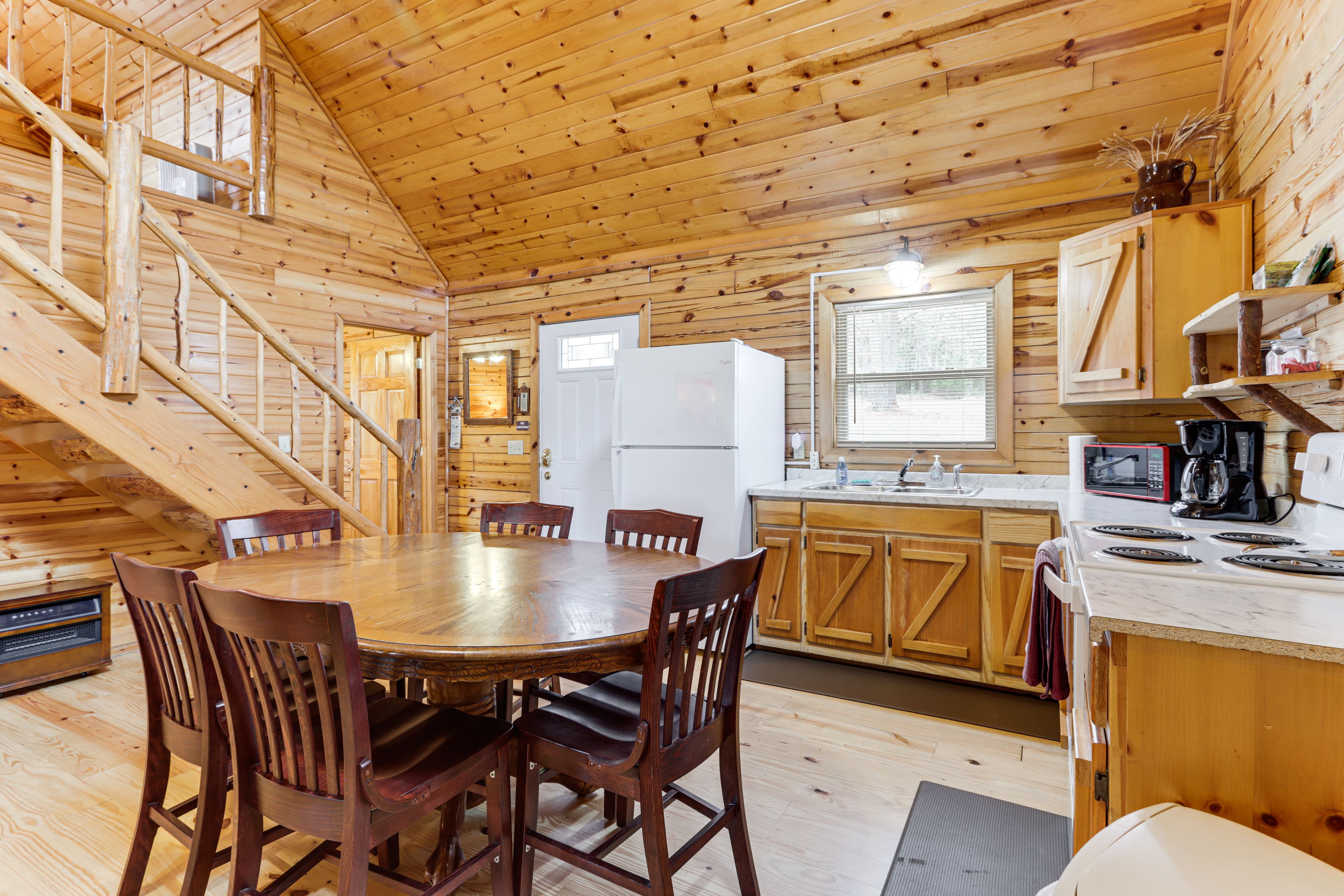 Kitchen | Dining Area