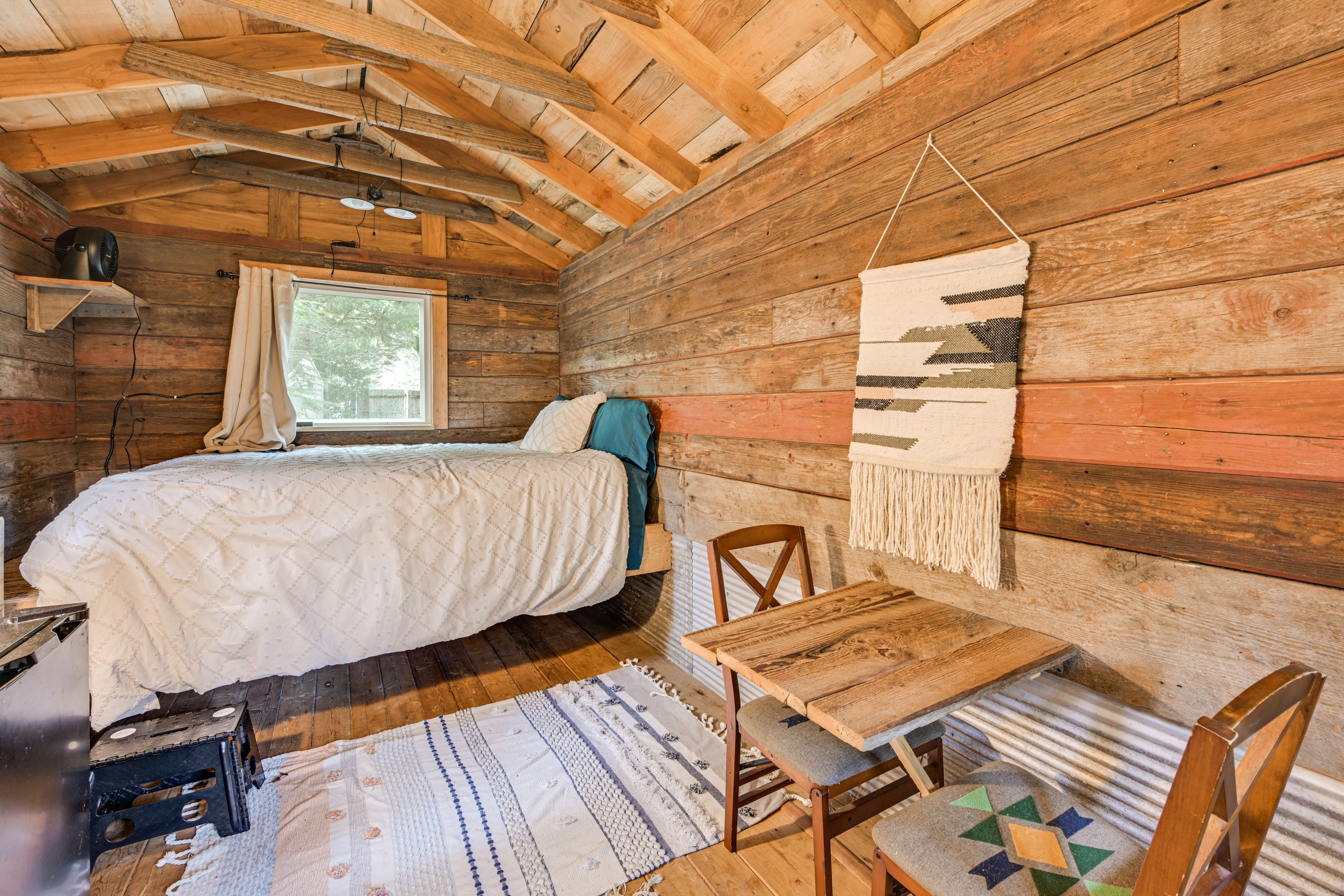 Bedroom 2 (Guest Cabin) | Queen Bed