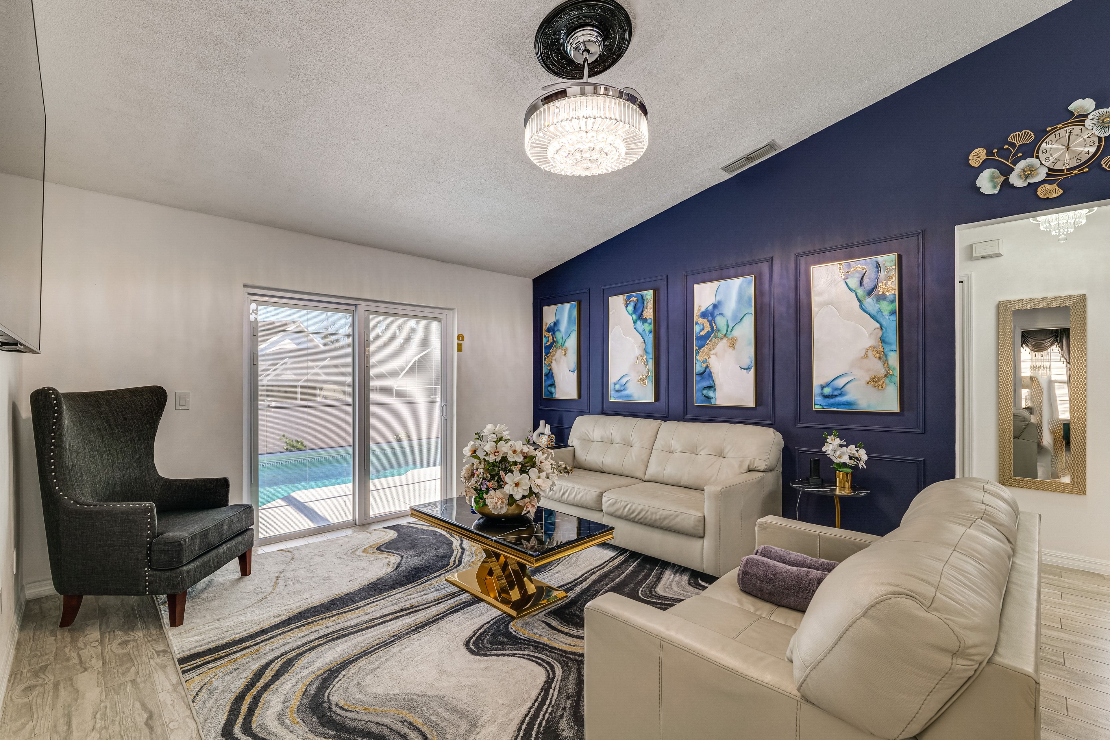 Living Room | Free WiFi