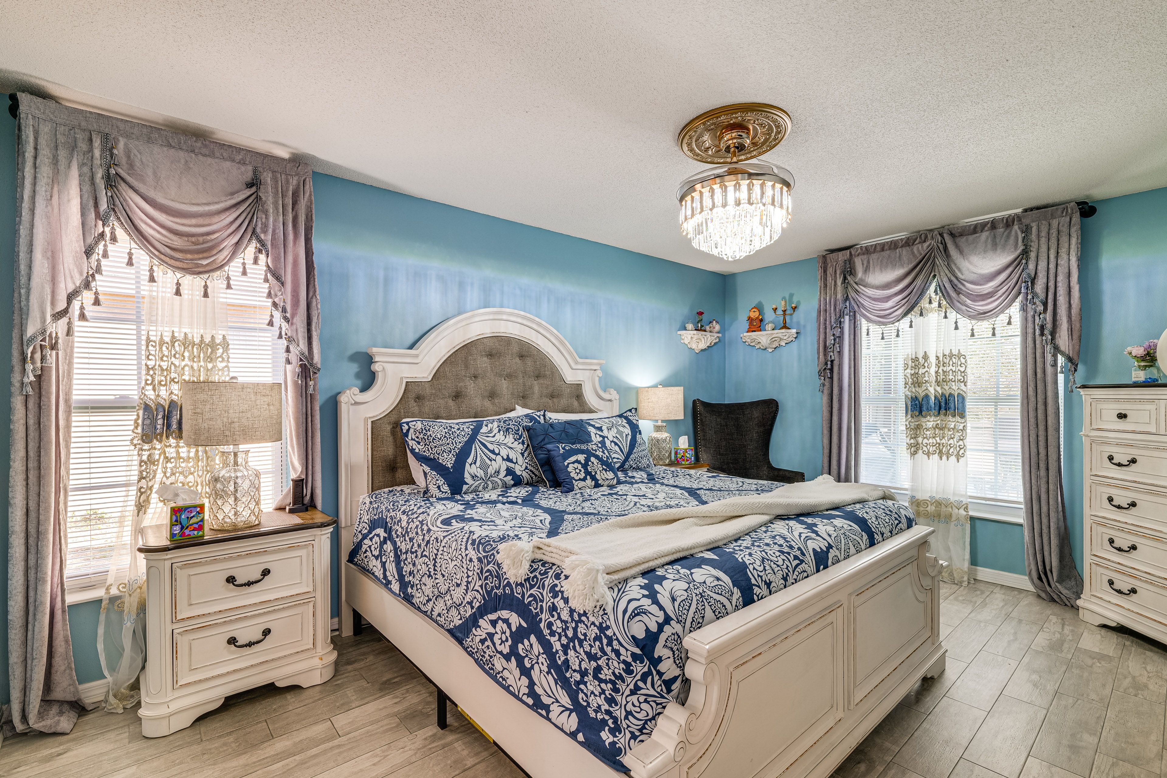 Bedroom 1 | King Bed