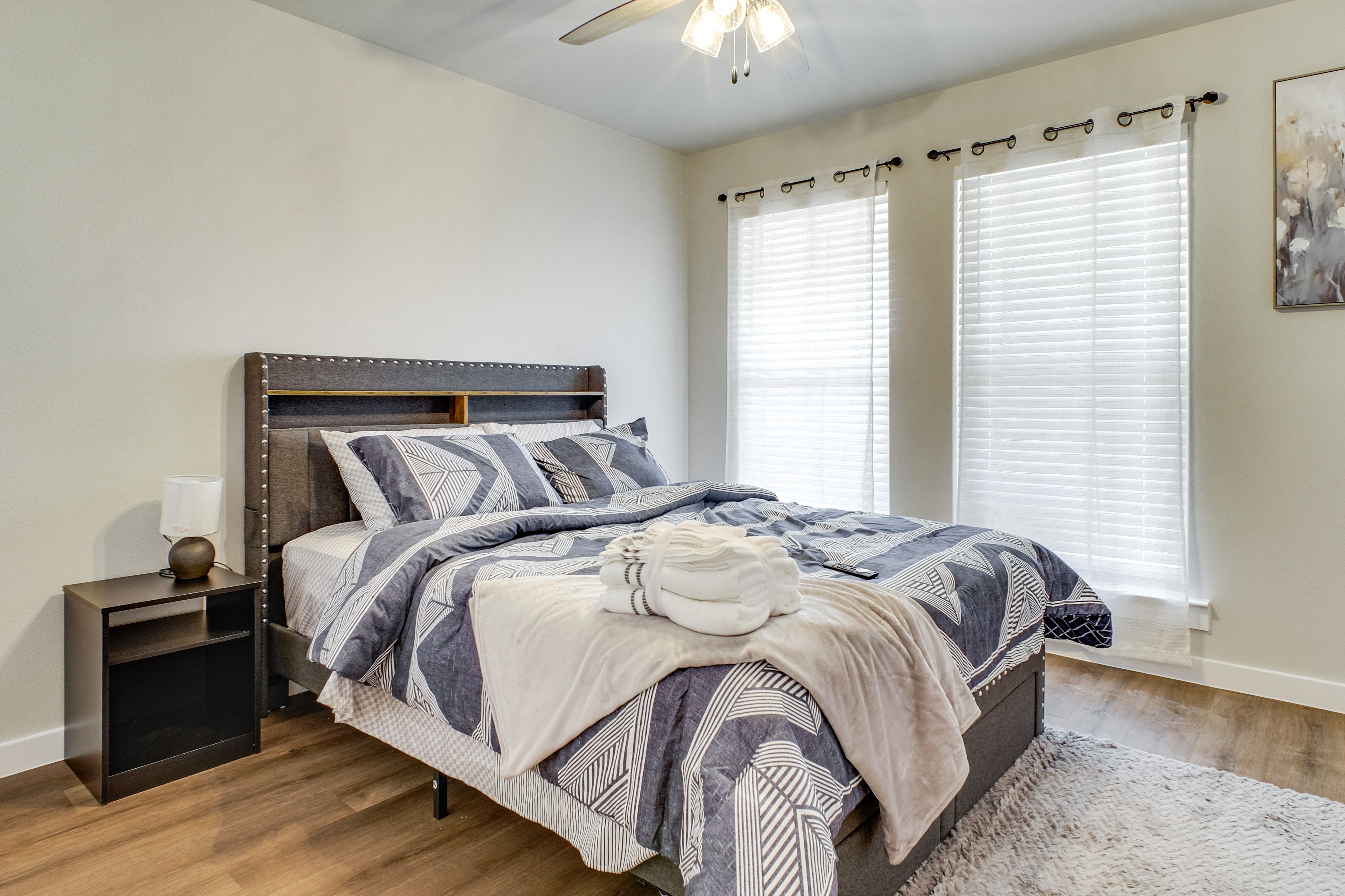 Bedroom 2 | Queen Bed