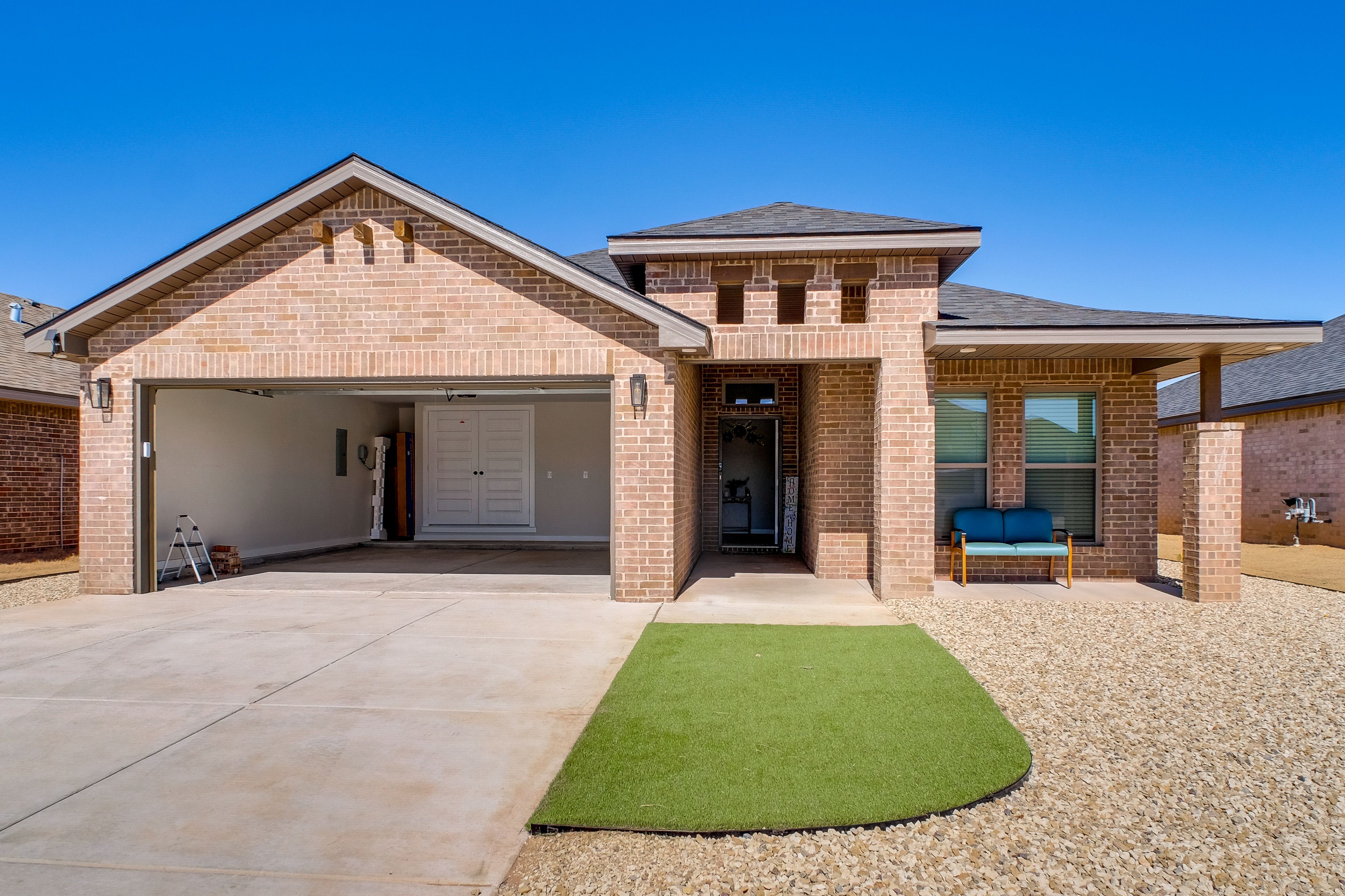 Parking | Driveway (3 Vehicles) | Street Parking