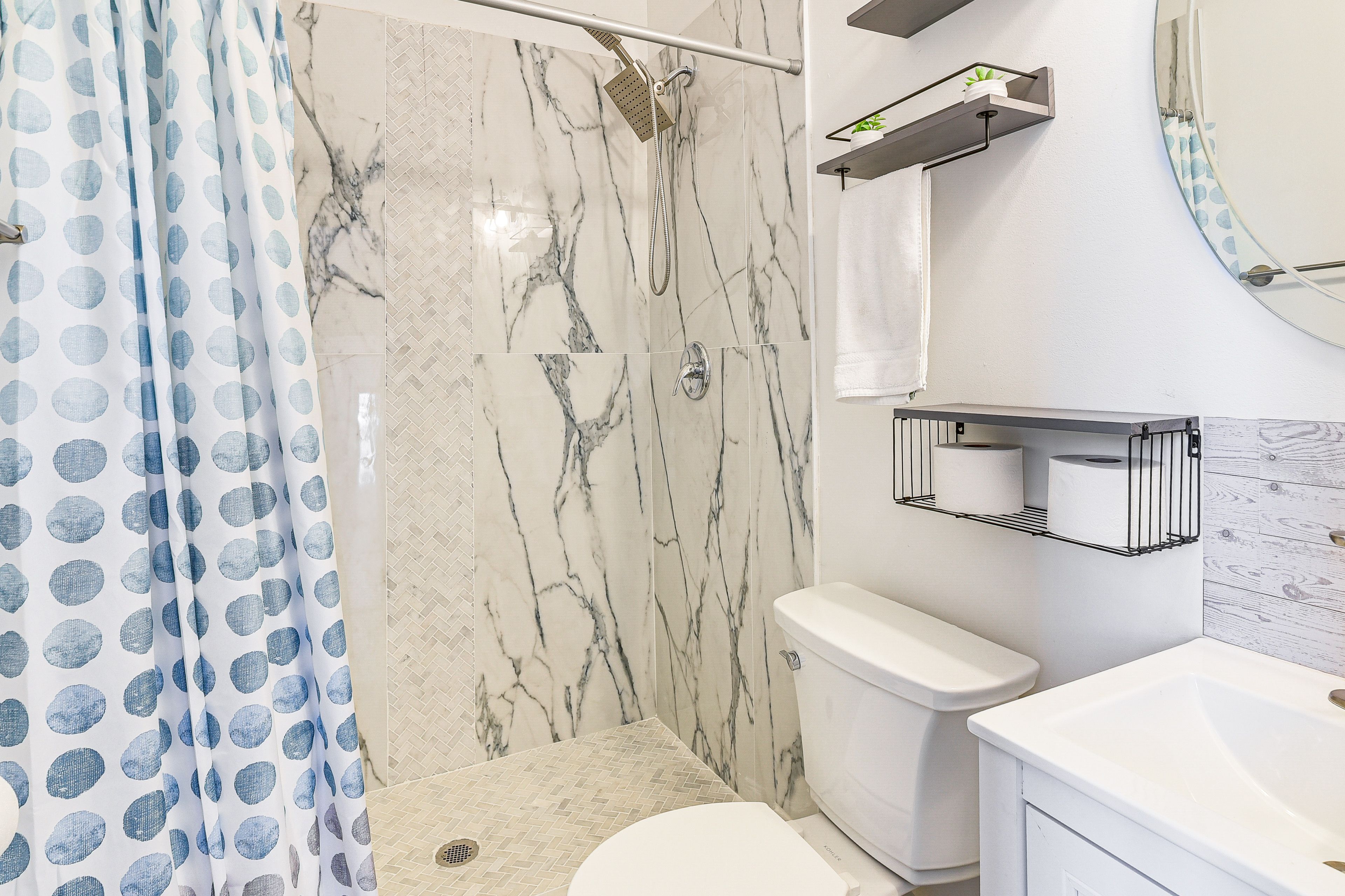 Full Bathroom | Unit 3 | 2nd Floor