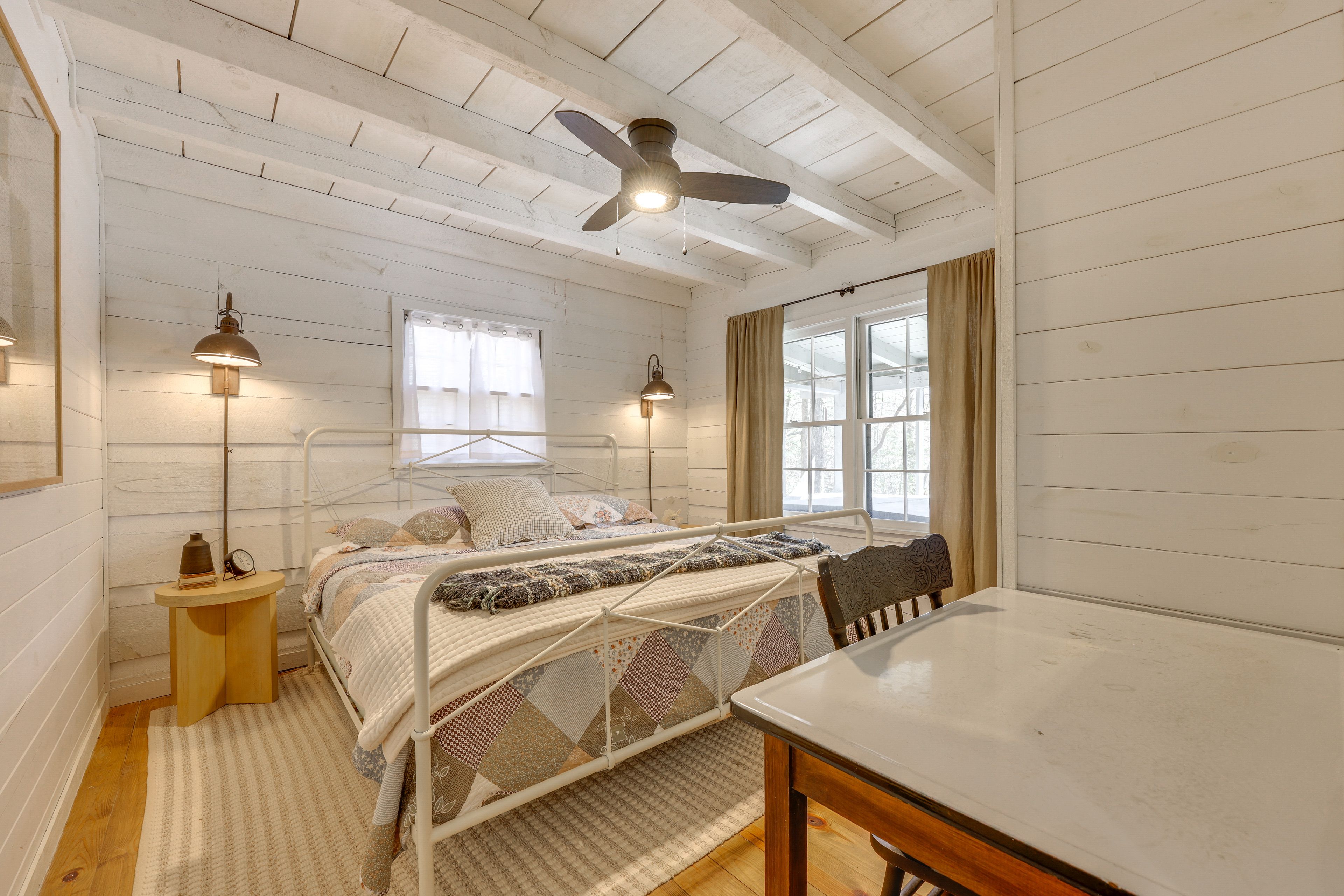 Bedroom 1 | King Bed