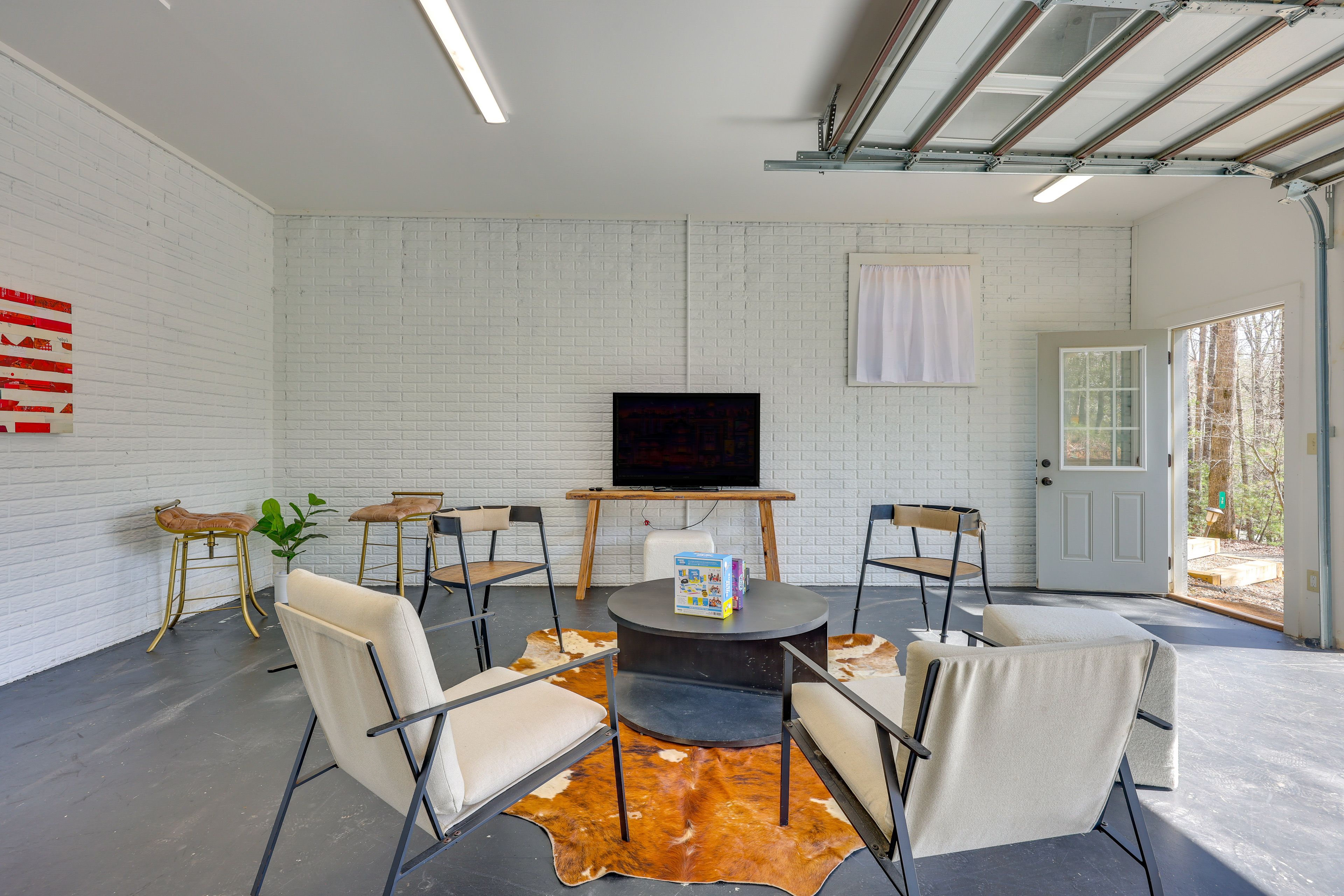 Indoor-Outdoor Lounge Space